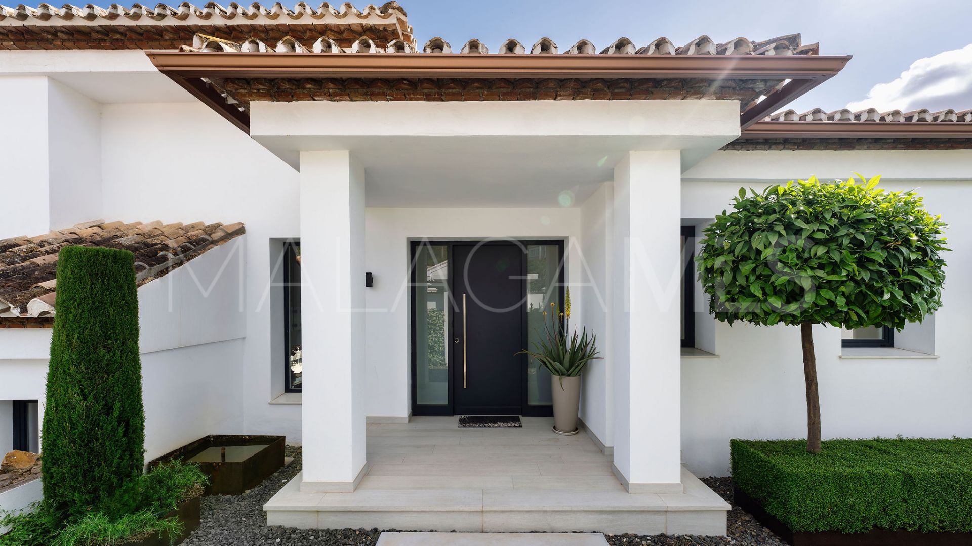 5 bedrooms villa for sale in Los Naranjos