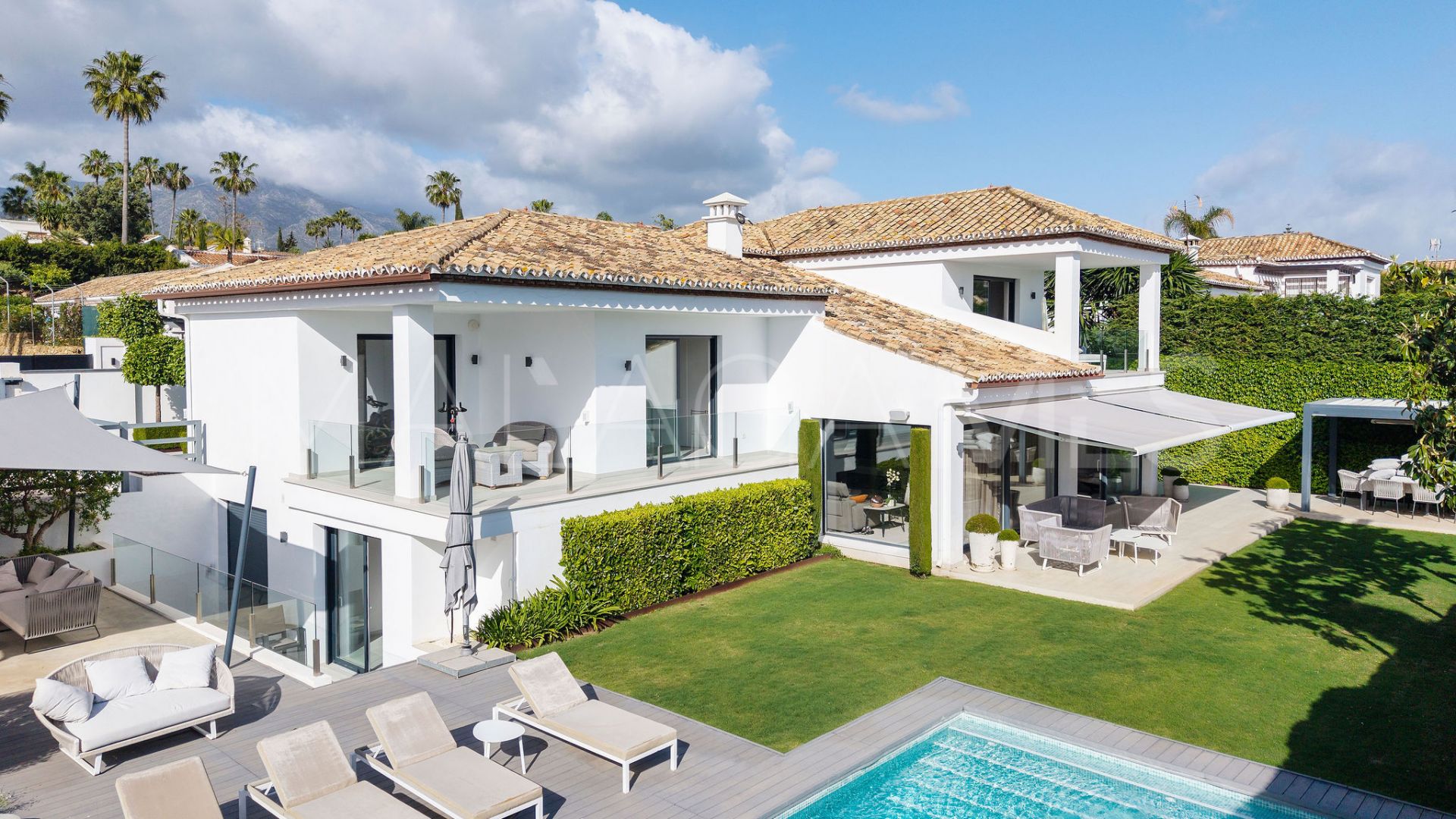 5 bedrooms villa for sale in Los Naranjos