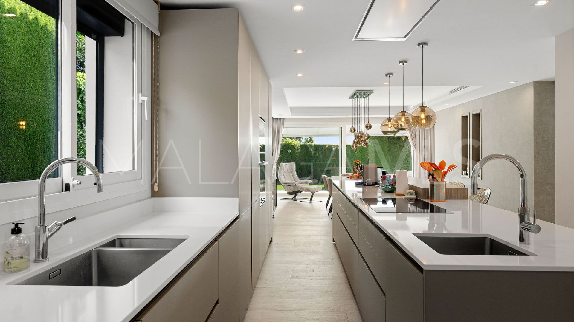 5 bedrooms villa for sale in Los Naranjos