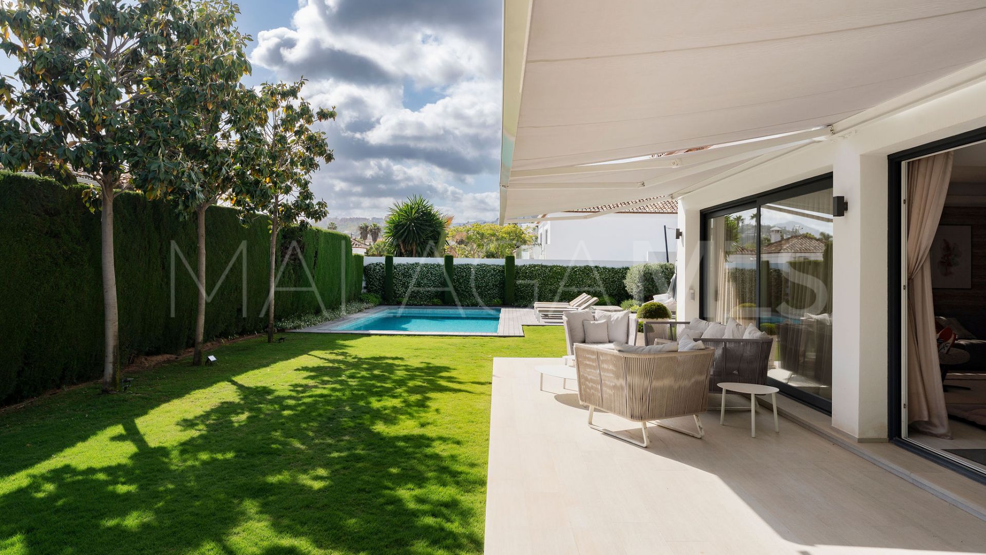 5 bedrooms villa for sale in Los Naranjos
