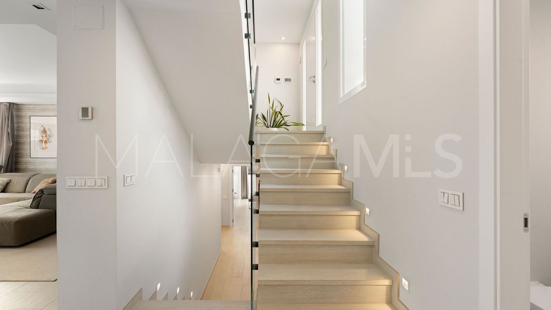 5 bedrooms villa for sale in Los Naranjos