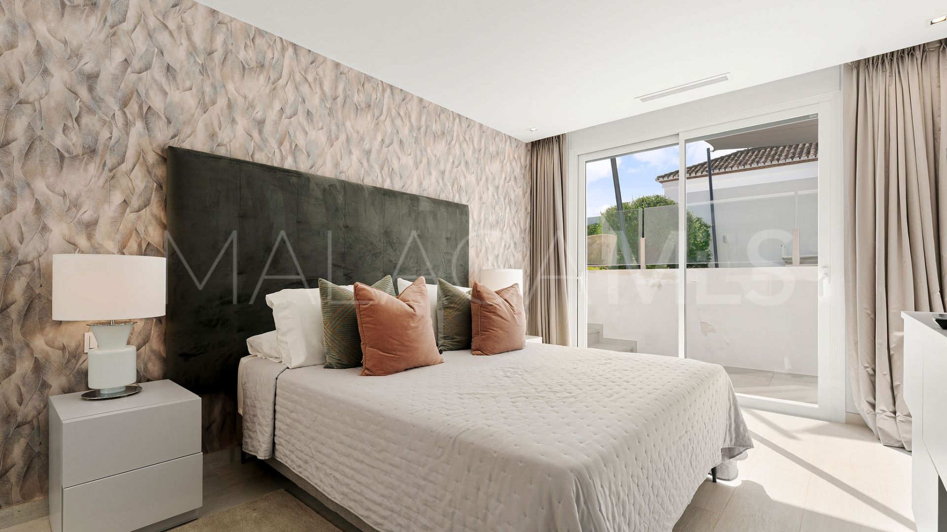 5 bedrooms villa for sale in Los Naranjos