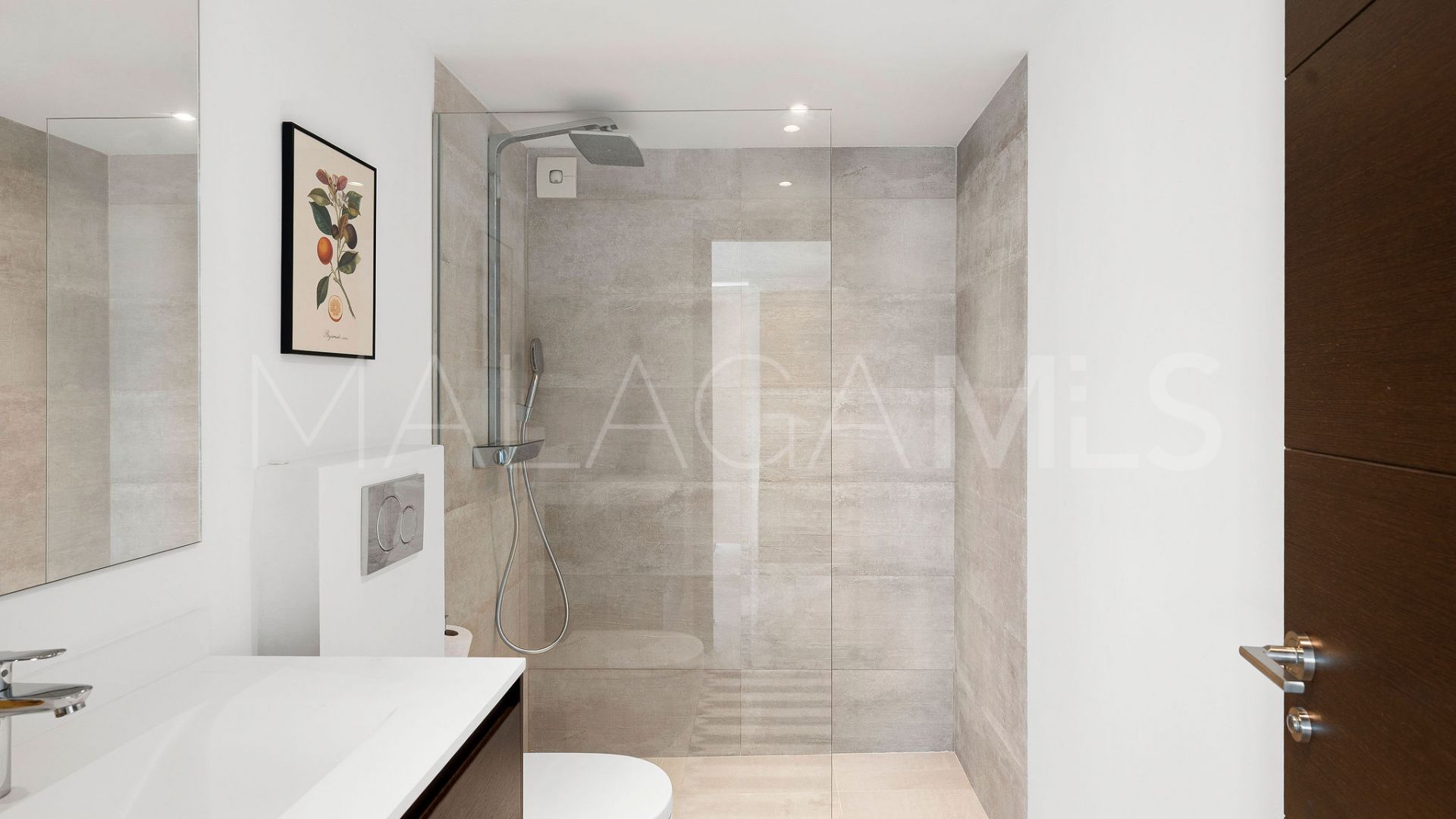 Villa for sale in Nueva Andalucia