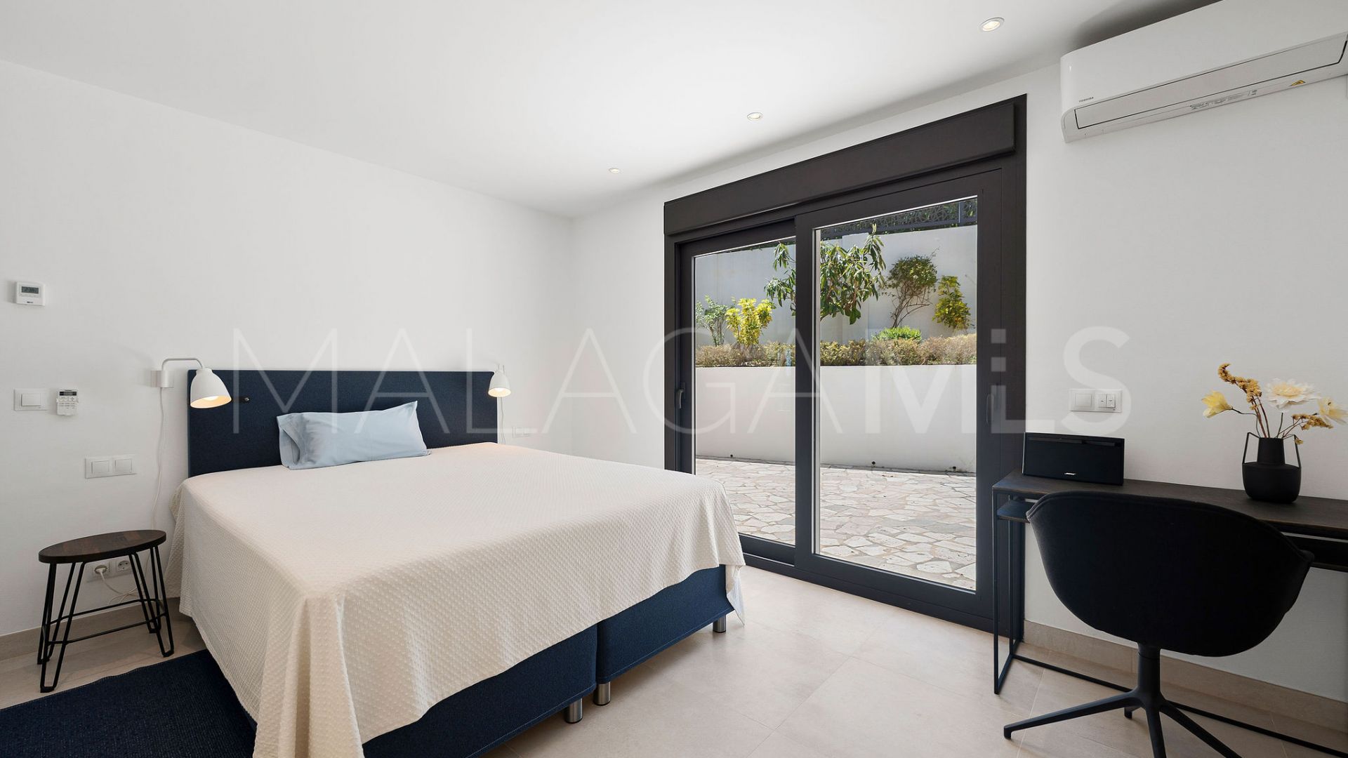 Villa for sale in Nueva Andalucia