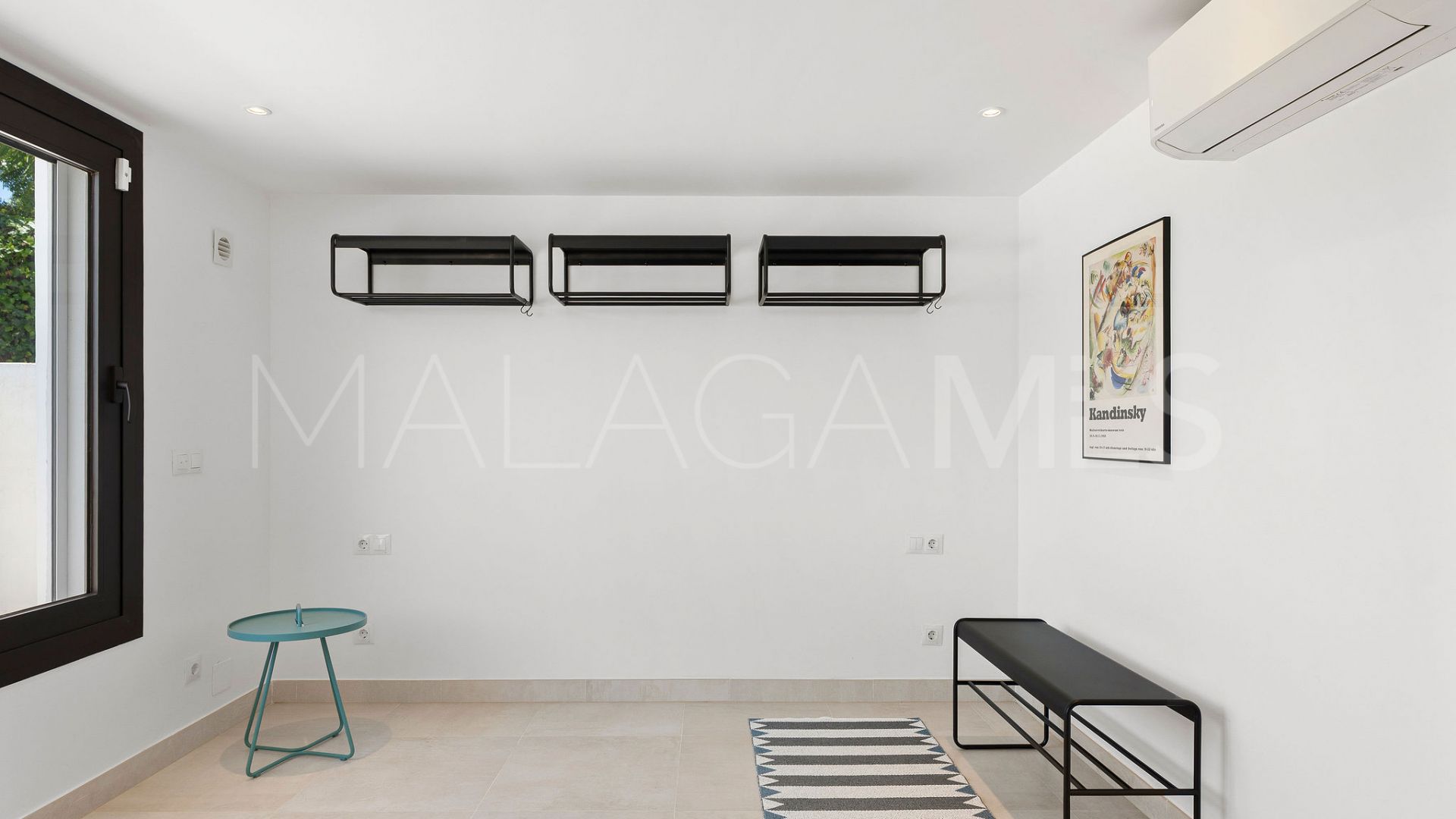 Villa for sale in Nueva Andalucia