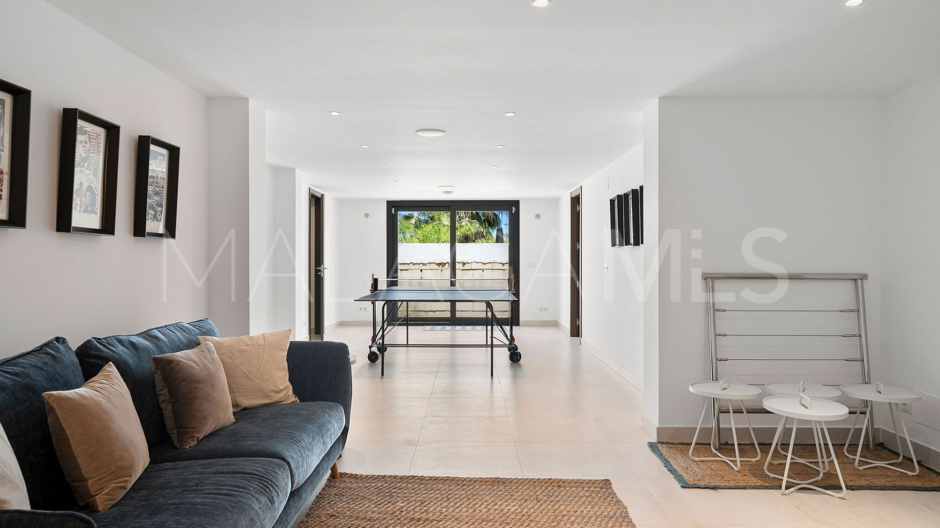 Villa for sale in Nueva Andalucia