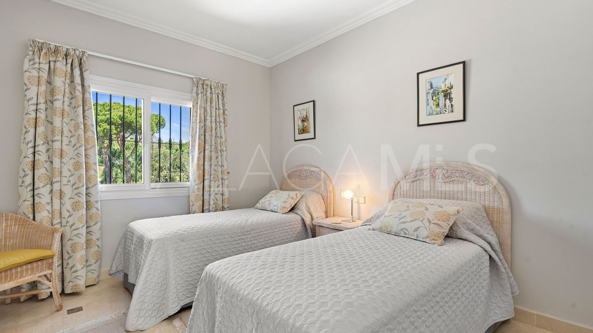 Maison de ville for sale in Nueva Andalucia