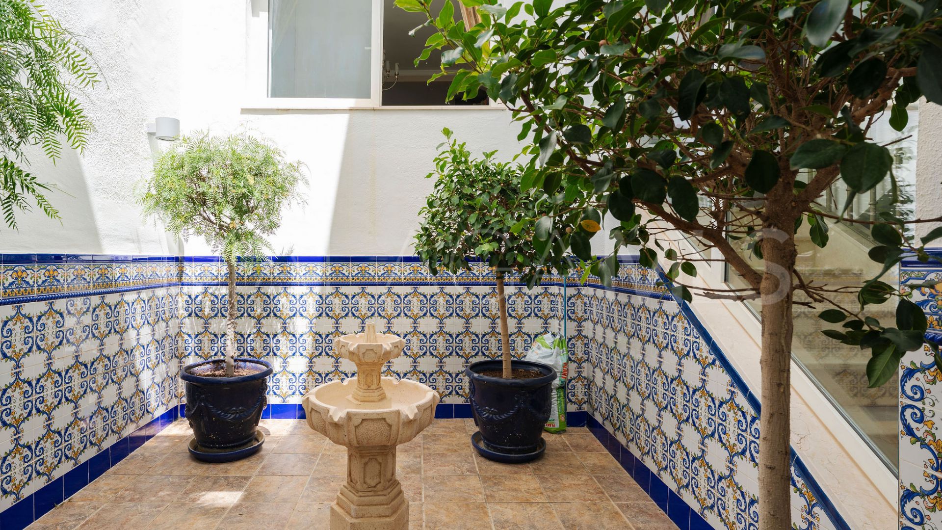 Maison de ville for sale in Nueva Andalucia