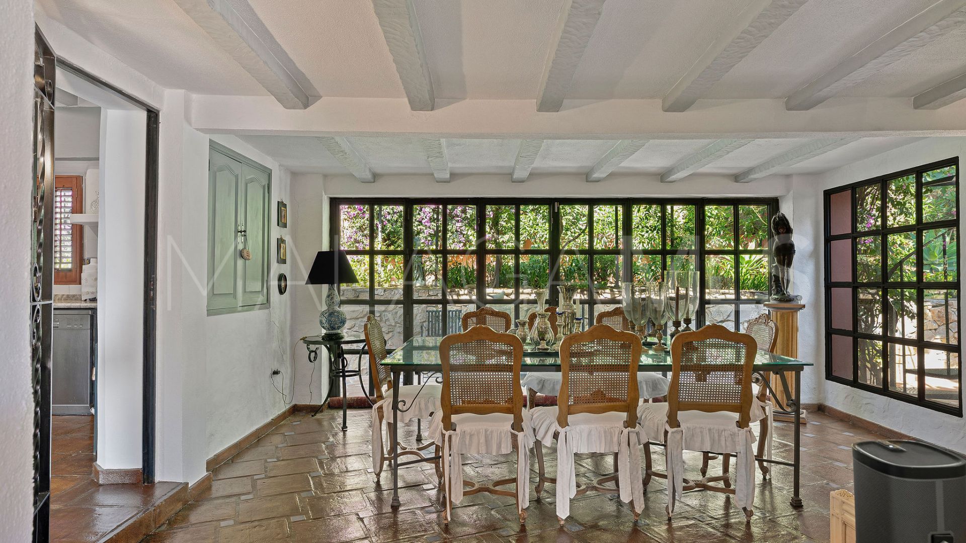 Villa for sale in Nueva Andalucia