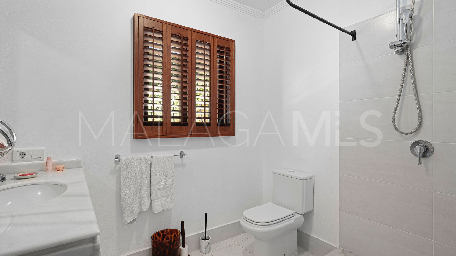 Villa for sale in Nueva Andalucia