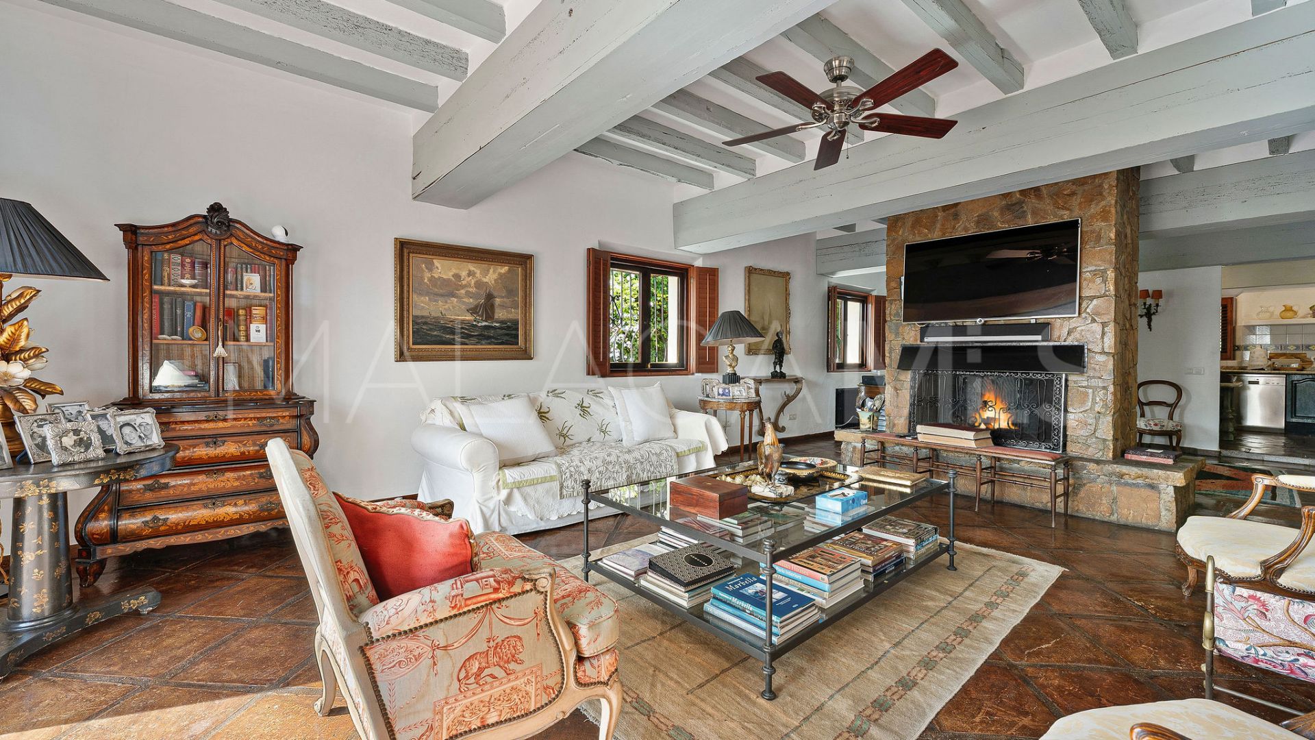 Villa for sale in Nueva Andalucia