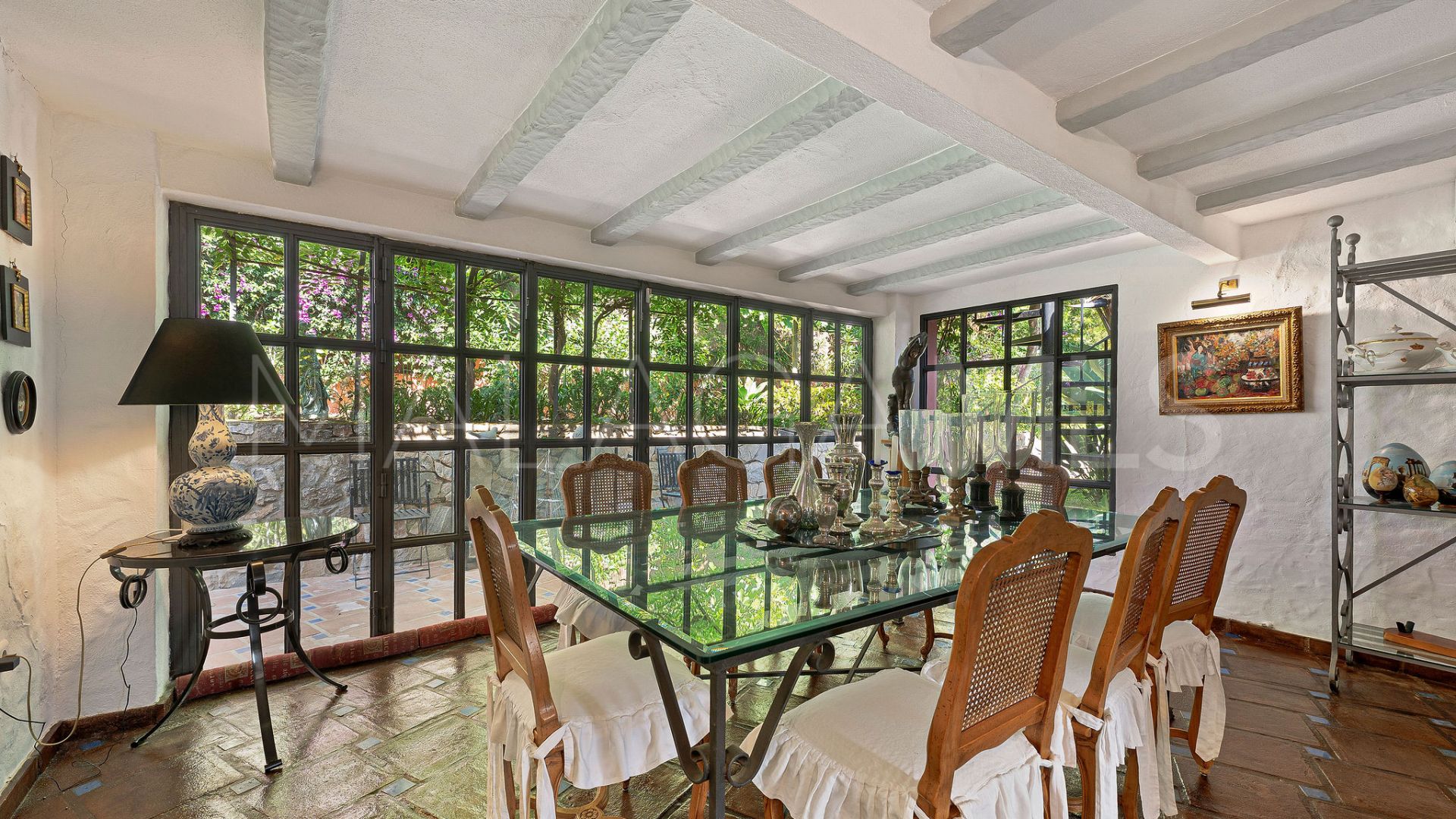 Villa for sale in Nueva Andalucia