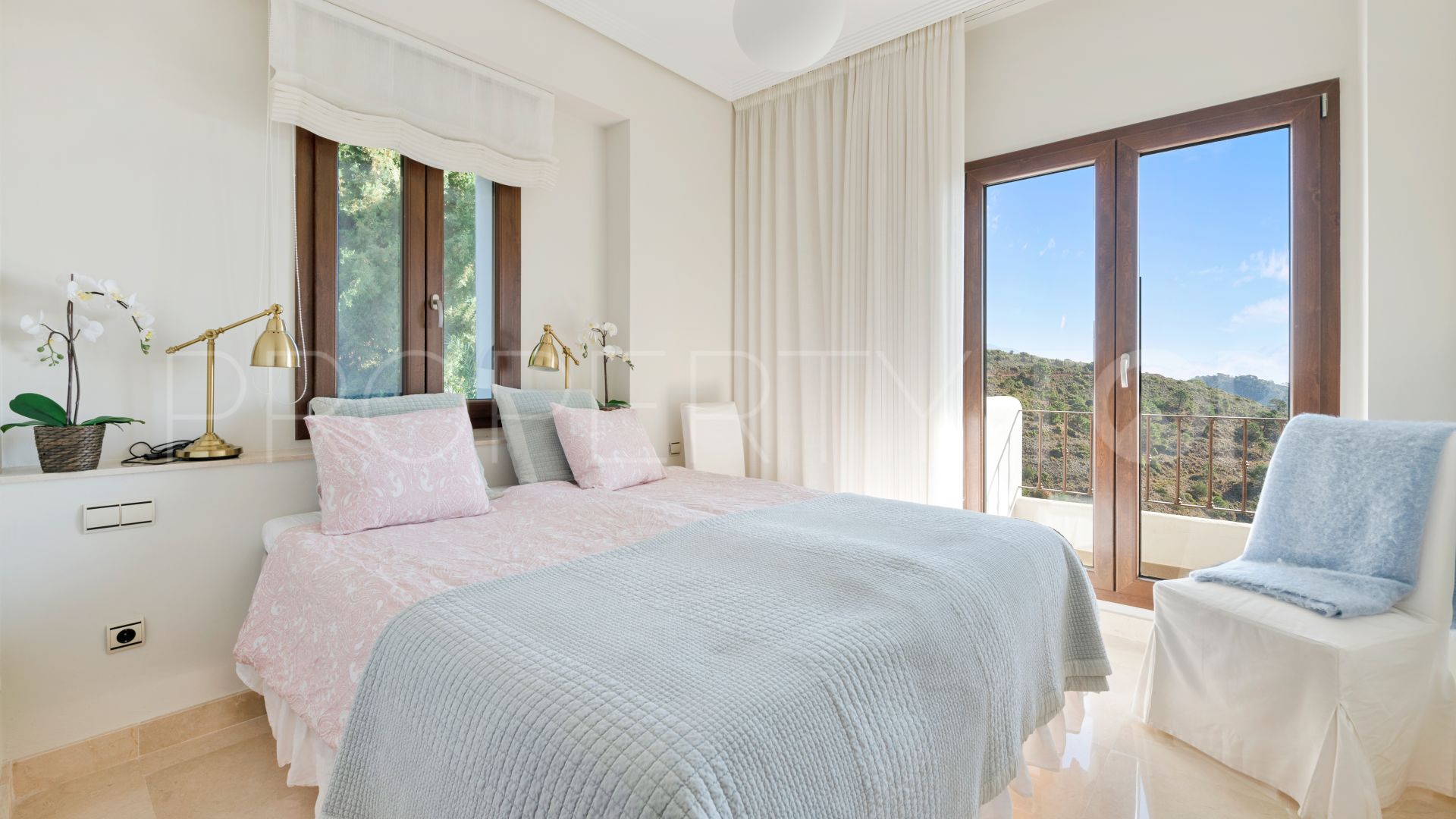 Villa a la venta en Benahavis Hills Country Club de 5 dormitorios