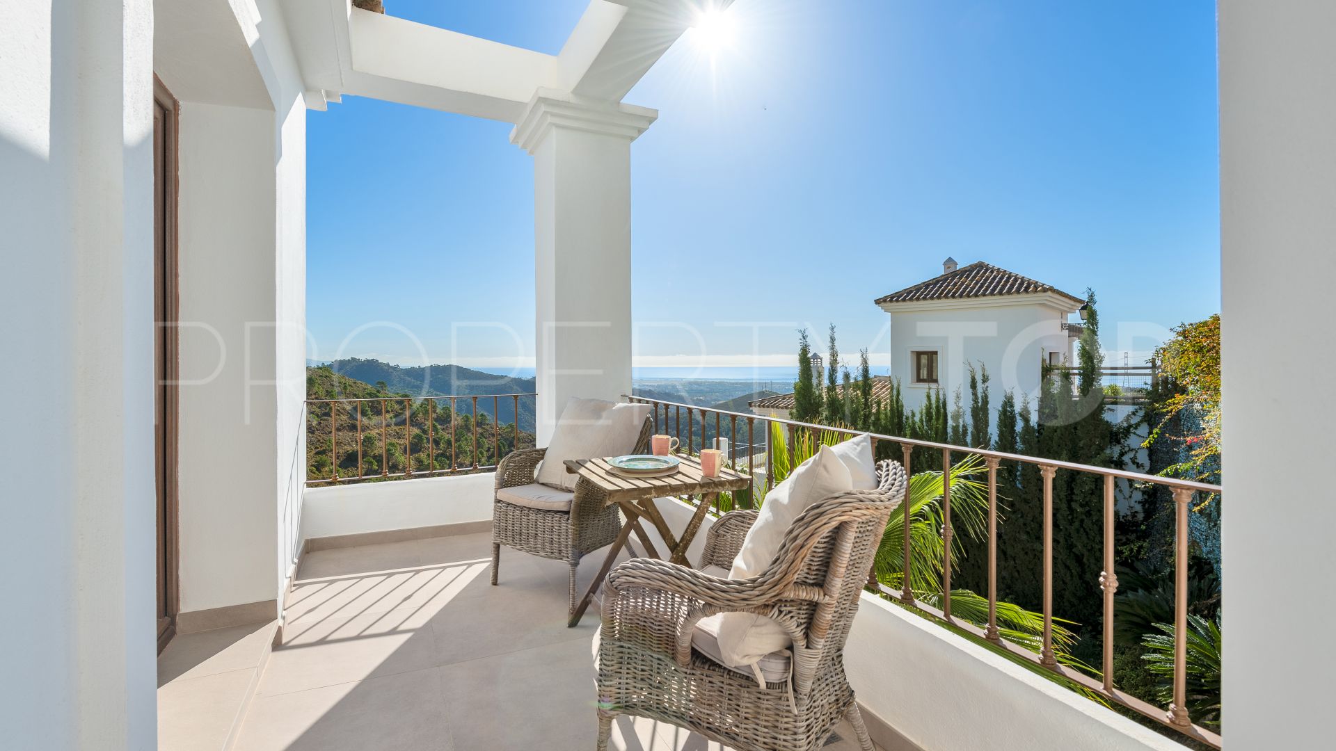 Villa a la venta en Benahavis Hills Country Club de 5 dormitorios