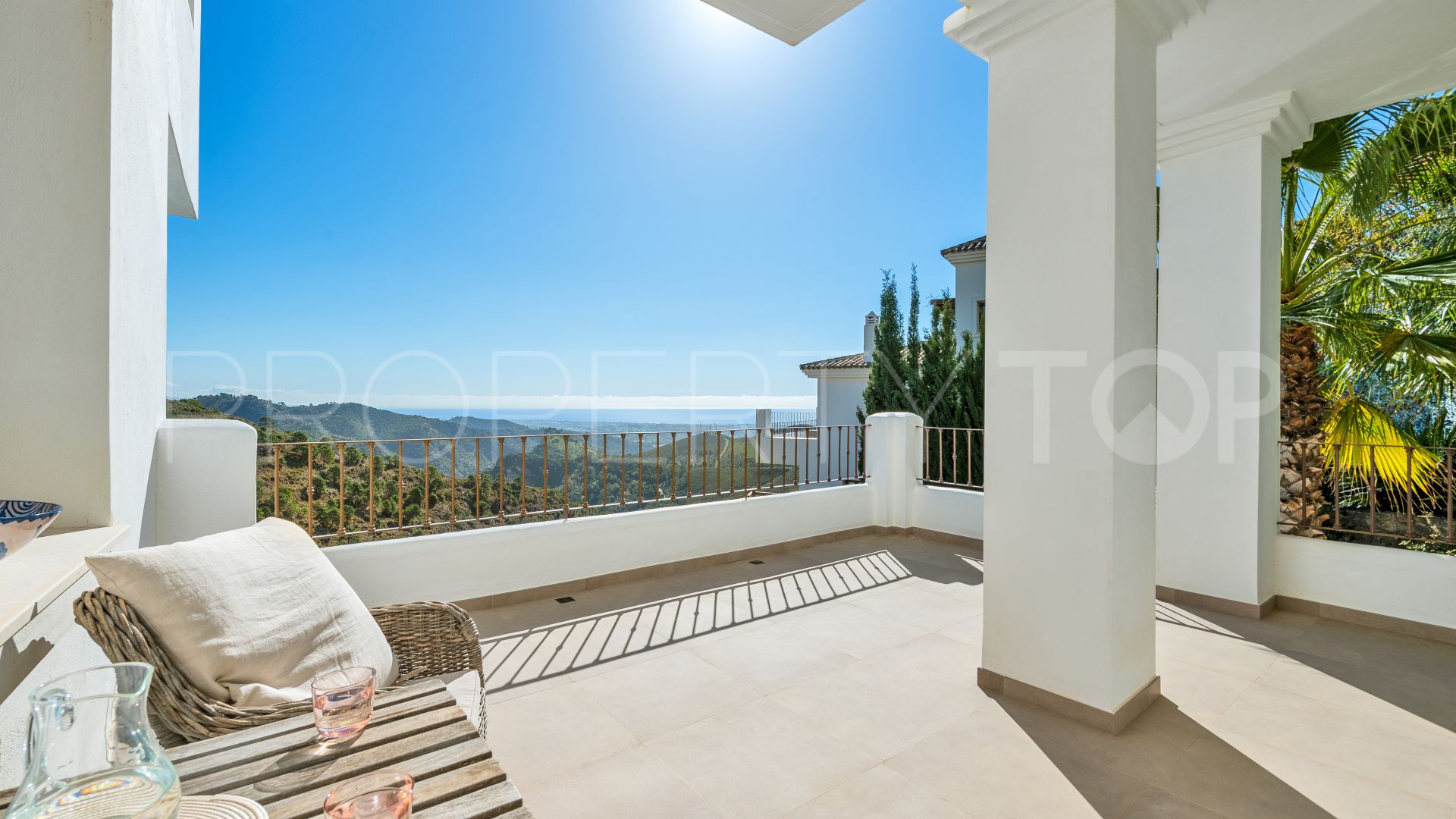 Villa a la venta en Benahavis Hills Country Club de 5 dormitorios