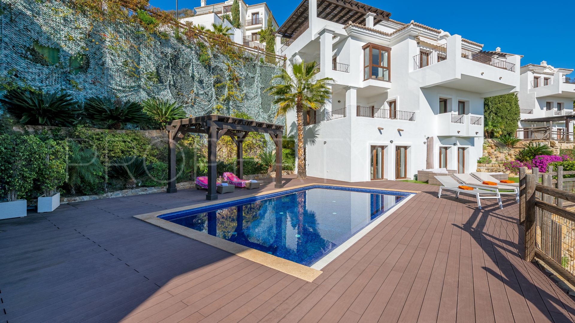 Villa a la venta en Benahavis Hills Country Club de 5 dormitorios