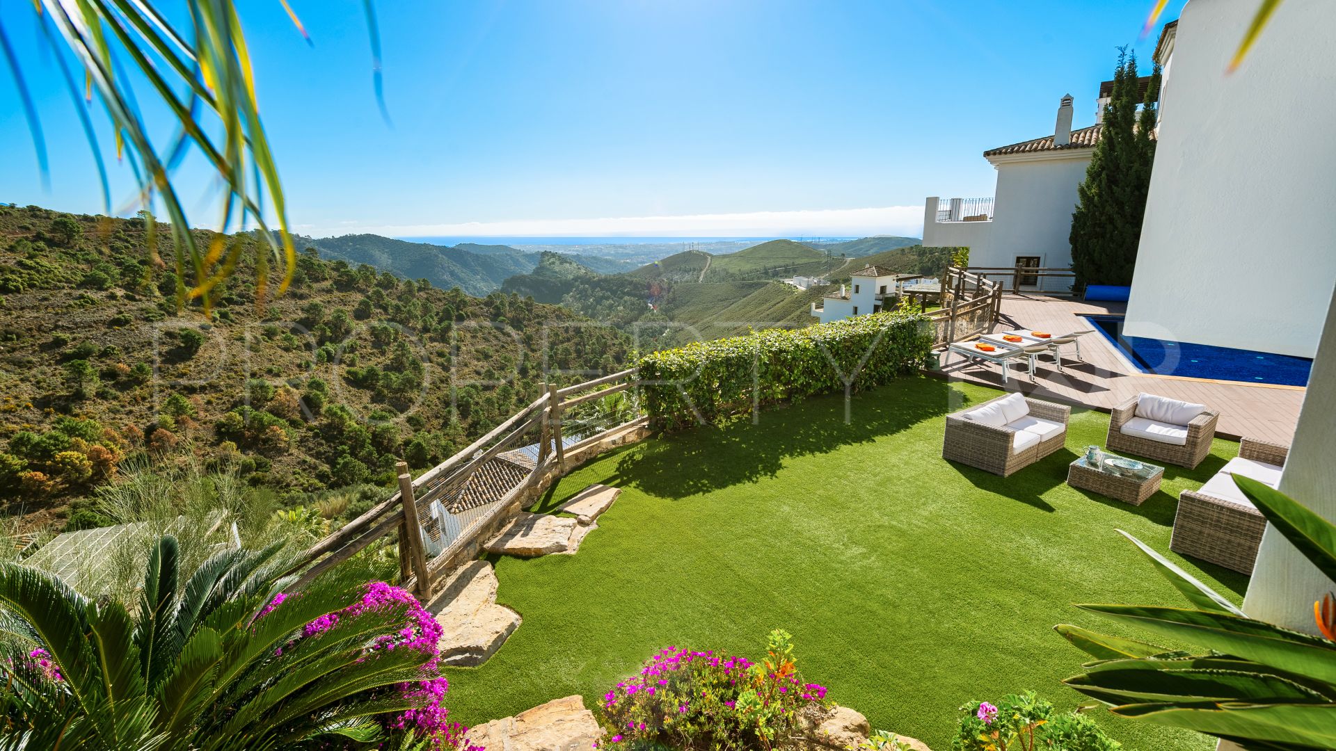 Villa a la venta en Benahavis Hills Country Club de 5 dormitorios