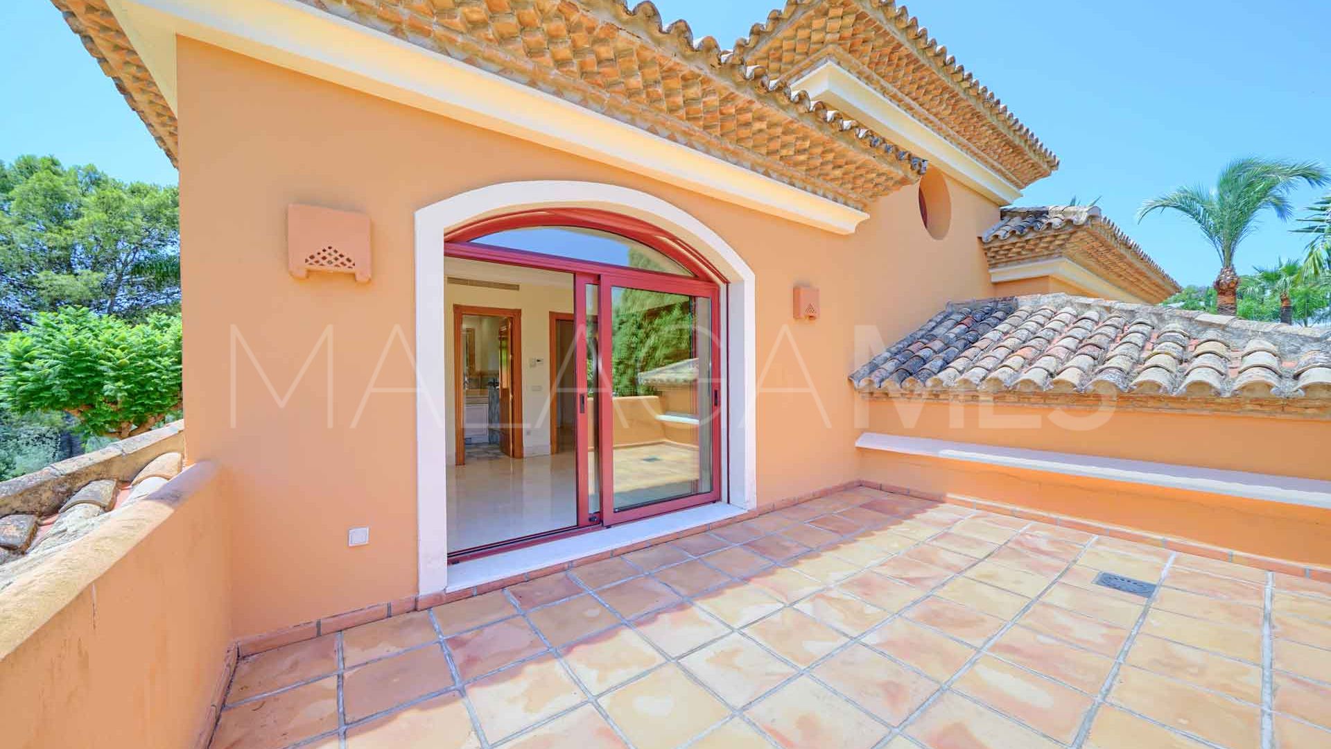 Villa for sale in Altos Reales