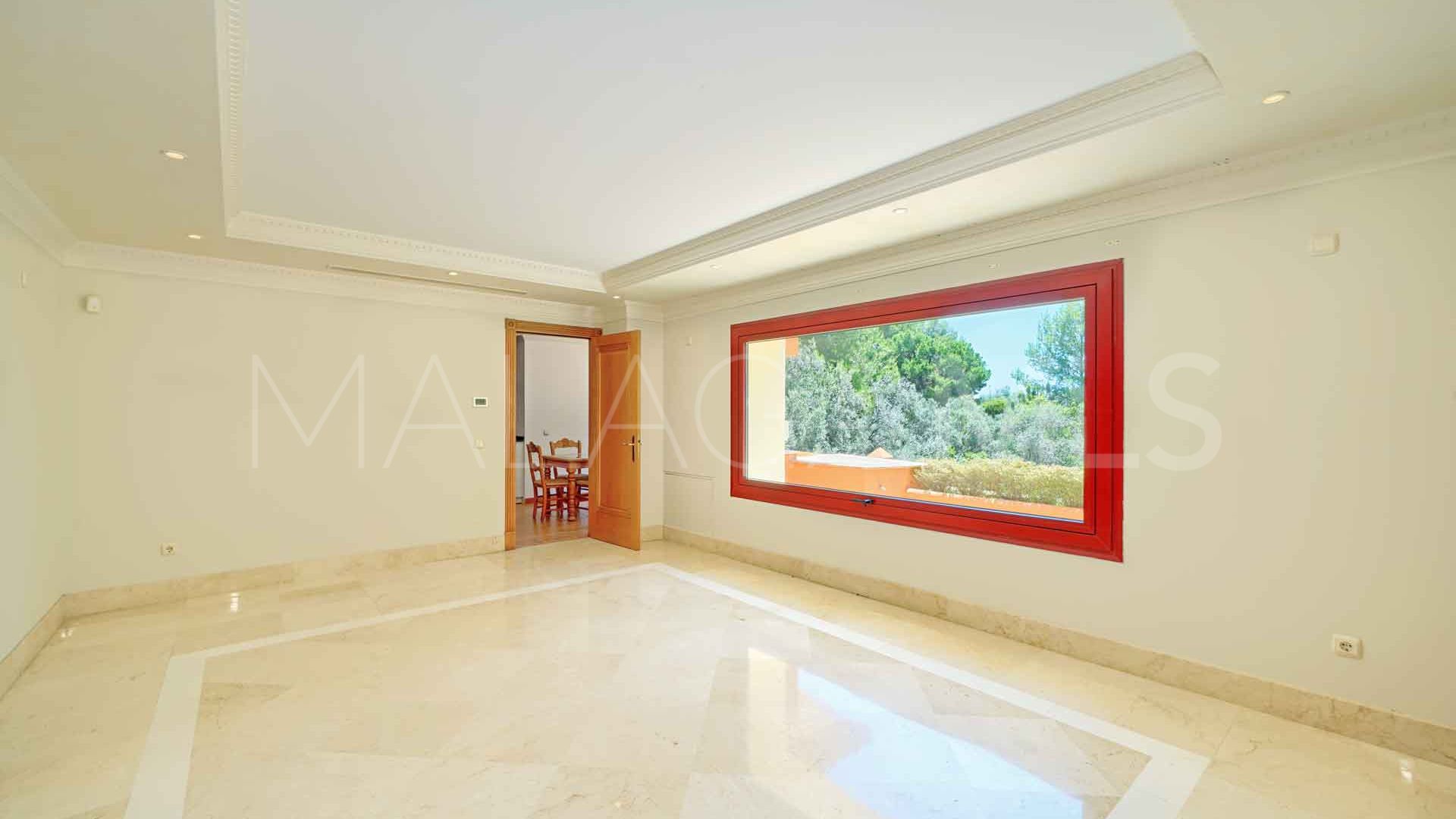 For sale villa with 6 bedrooms in Altos Reales