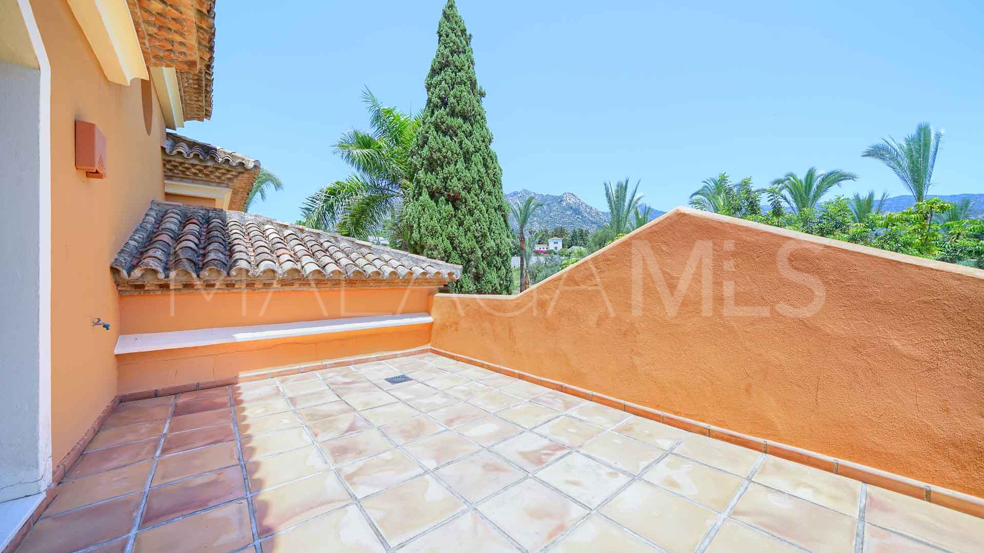 Villa for sale in Altos Reales