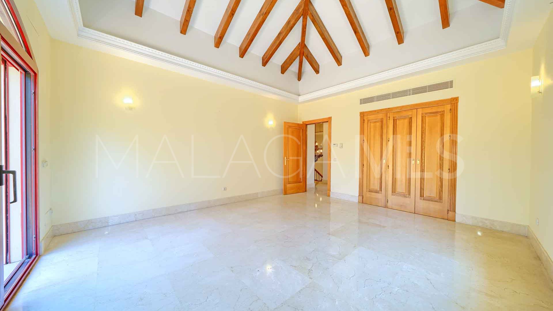 Villa for sale in Altos Reales