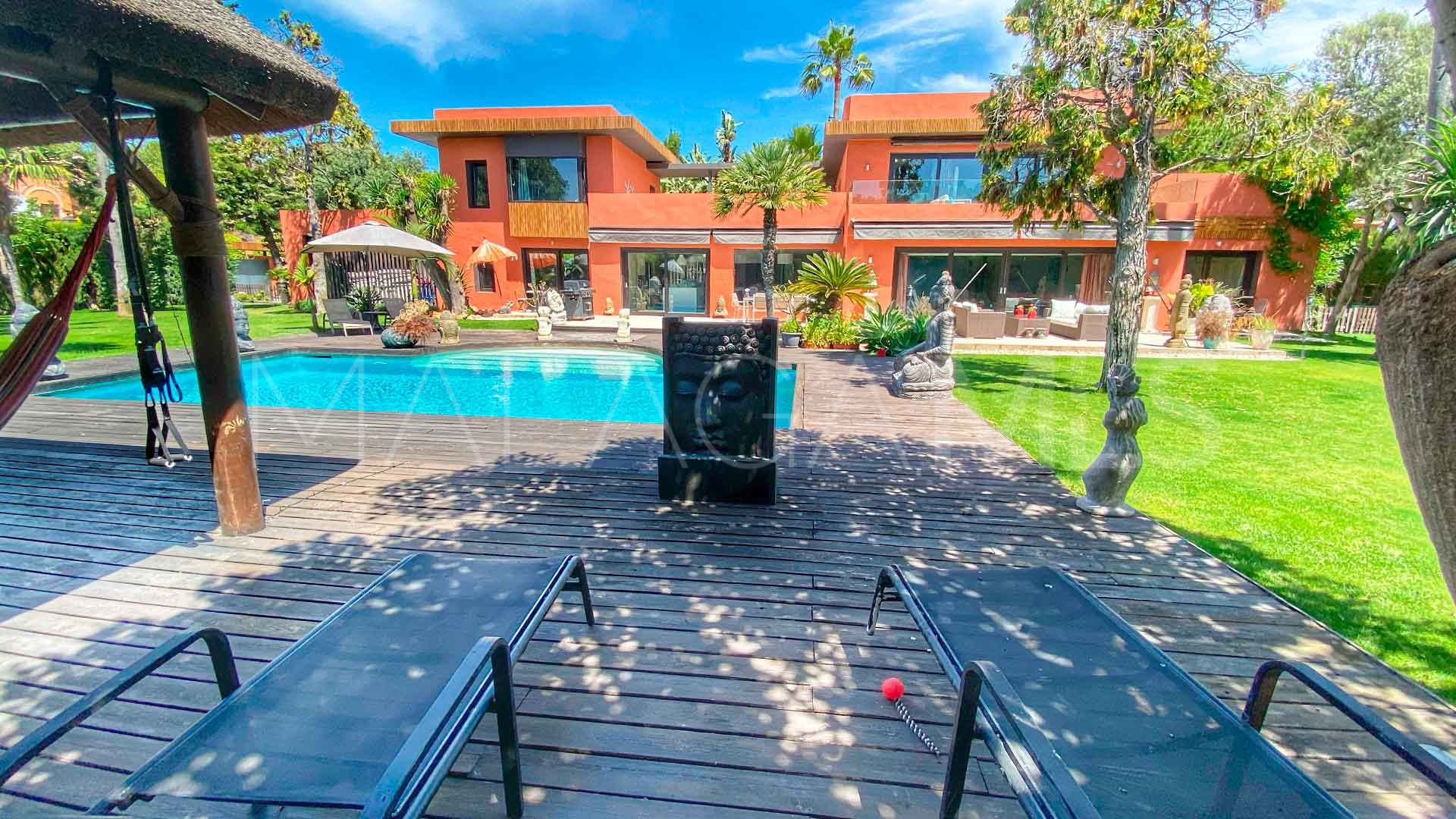 Villa for sale in Guadalmina Baja