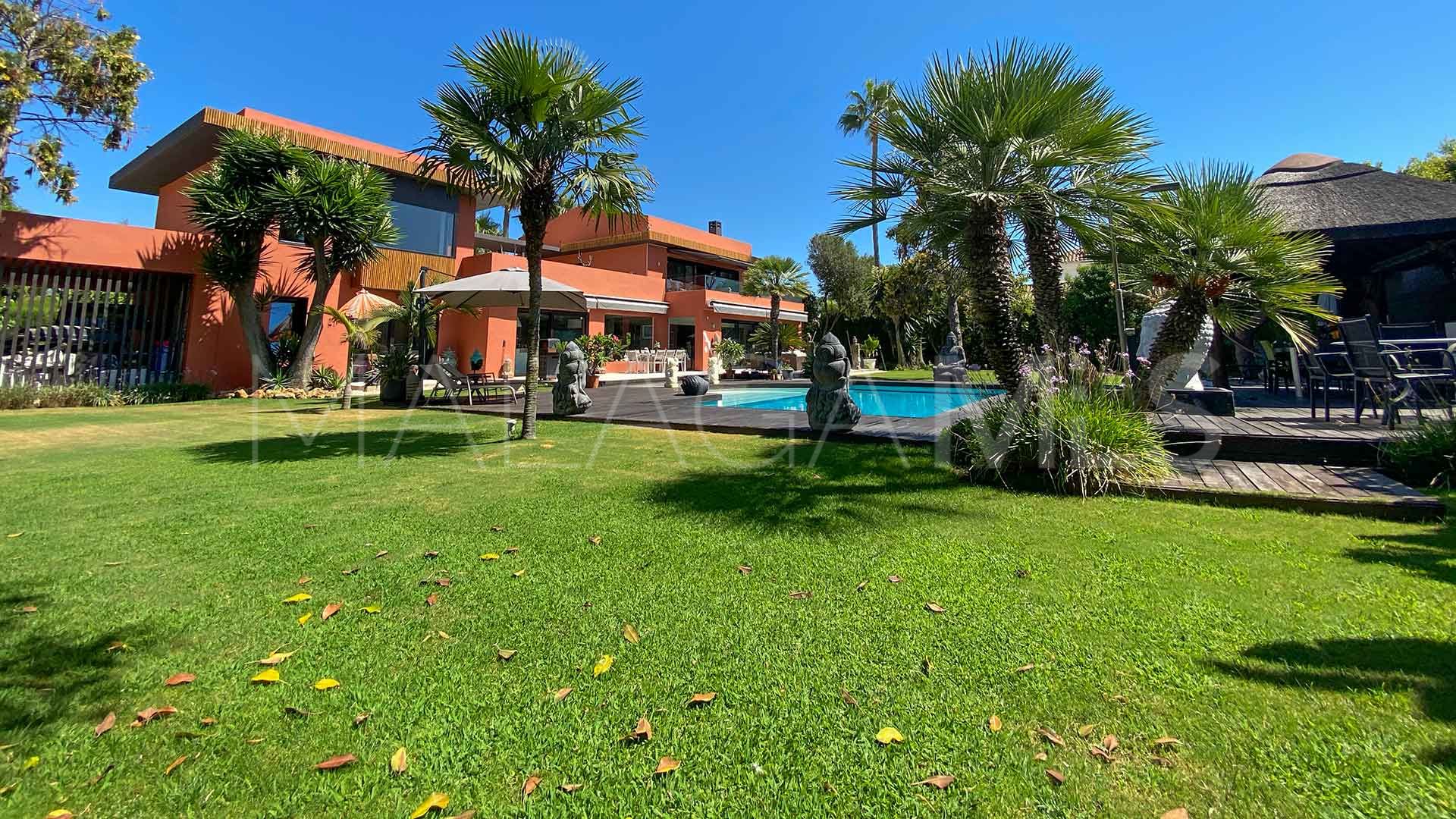 Villa for sale in Guadalmina Baja