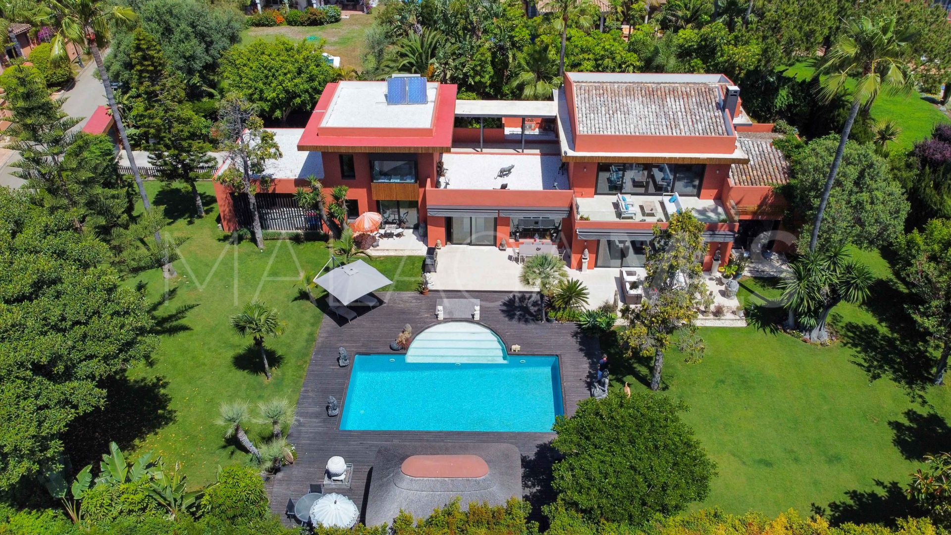 Villa for sale in Guadalmina Baja