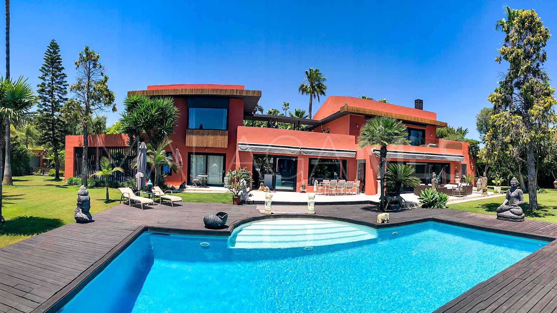 Villa for sale in Guadalmina Baja