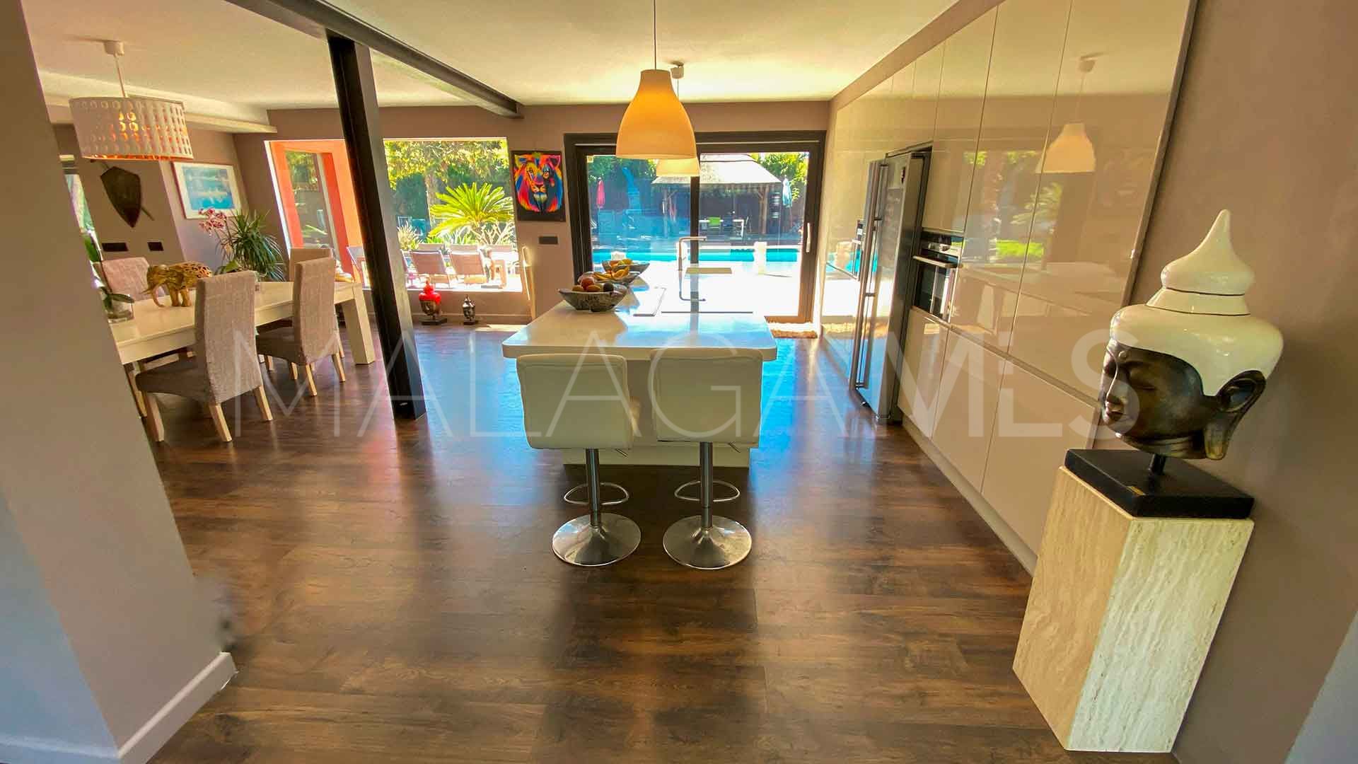 Villa for sale in Guadalmina Baja