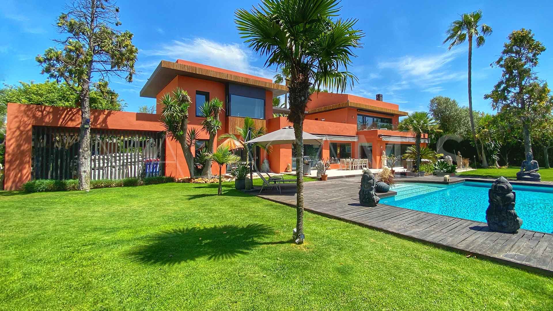 Villa for sale in Guadalmina Baja