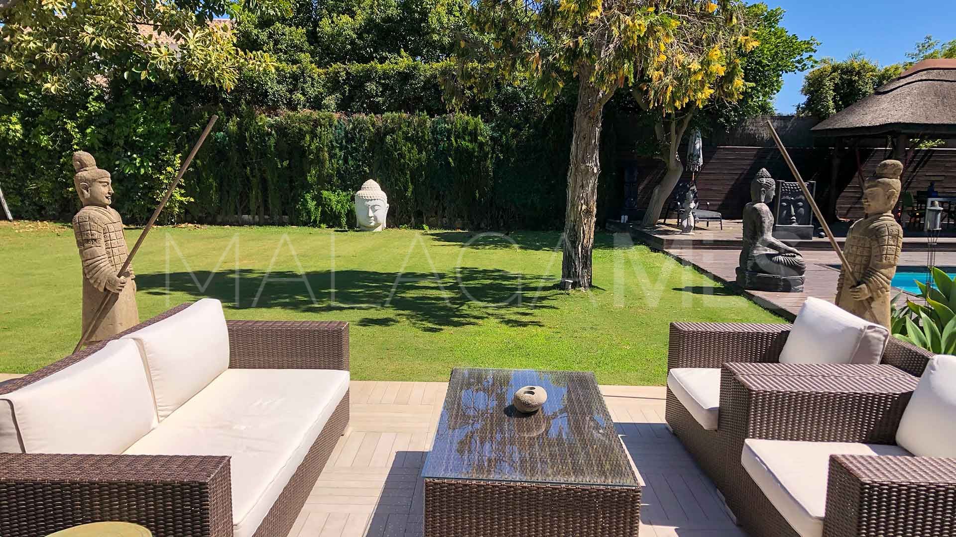 Villa for sale in Guadalmina Baja