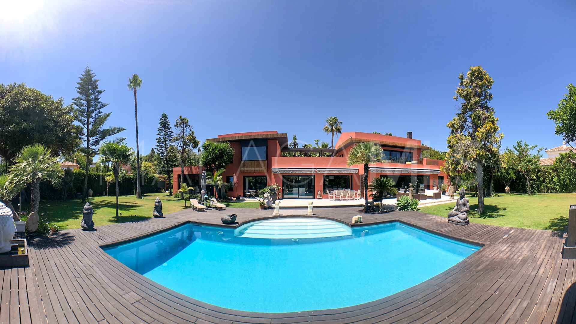 Villa for sale in Guadalmina Baja