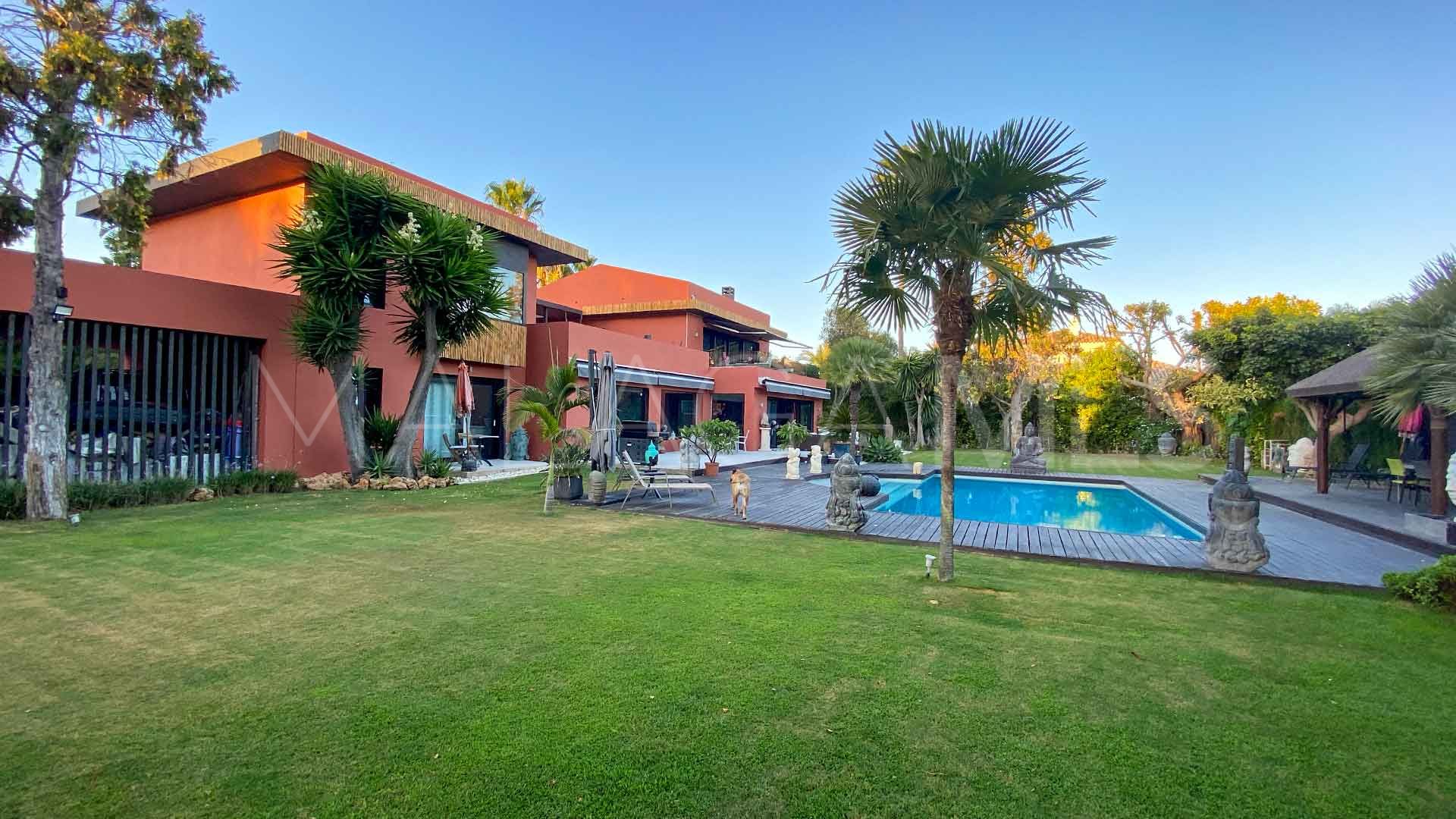 Villa for sale in Guadalmina Baja