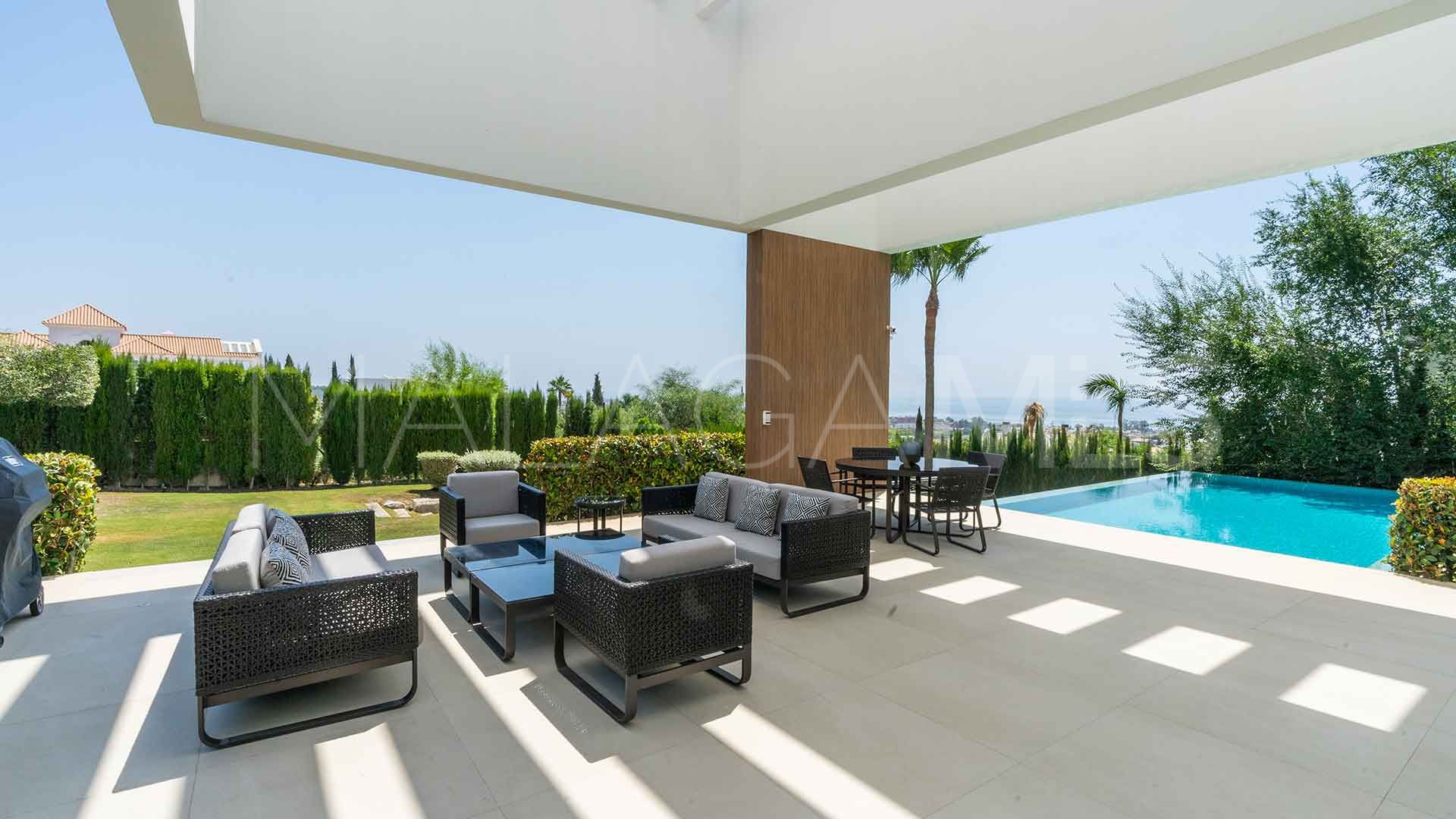 Buy villa with 5 bedrooms in Los Flamingos Golf