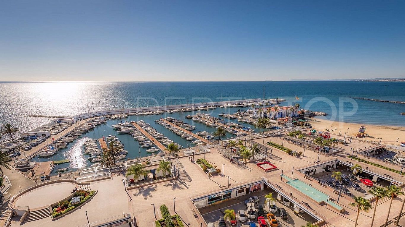 For sale penthouse with 3 bedrooms in Marbella City