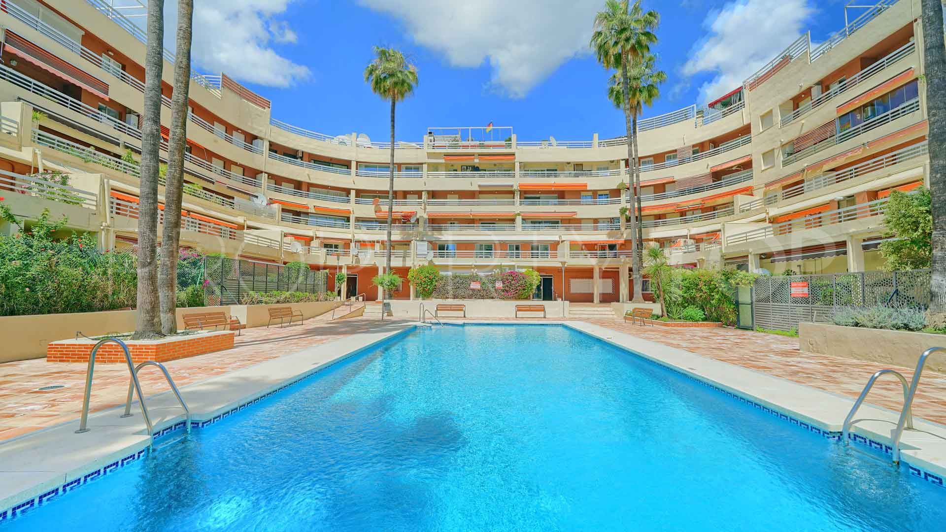 For sale penthouse with 3 bedrooms in Marbella City