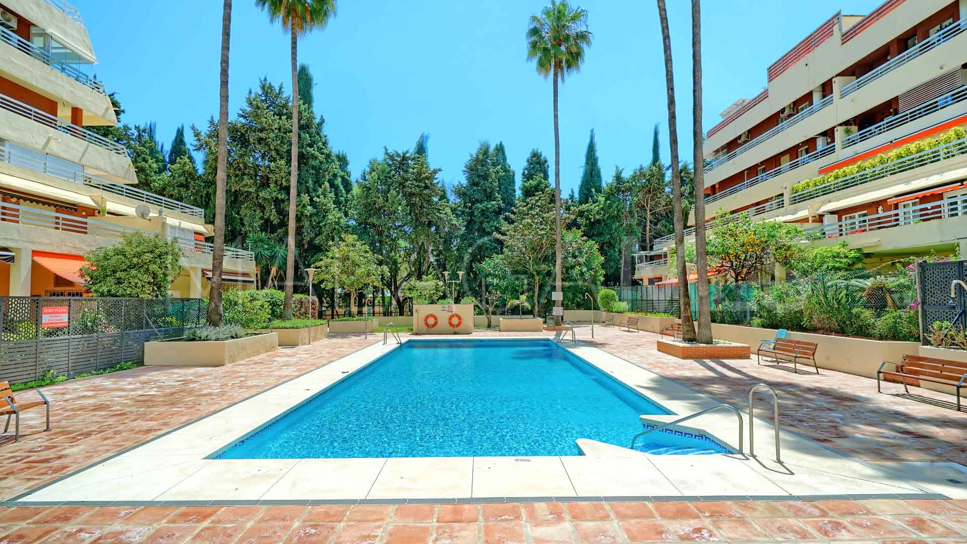 Se vende atico de 3 bedrooms in Marbella Ciudad