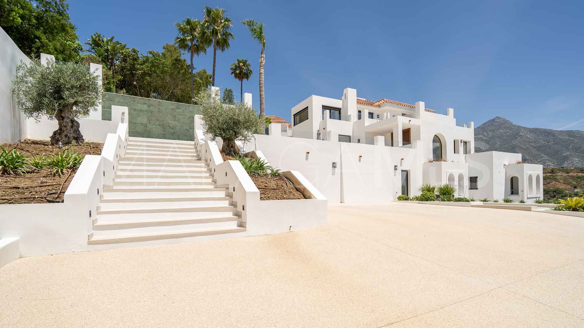 For sale villa with 5 bedrooms in Las Lomas de Nueva Andalucia