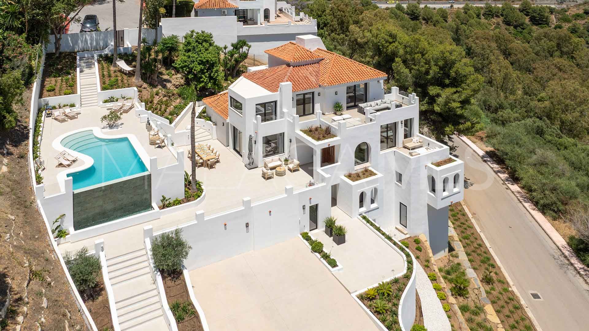 For sale villa with 5 bedrooms in Las Lomas de Nueva Andalucia