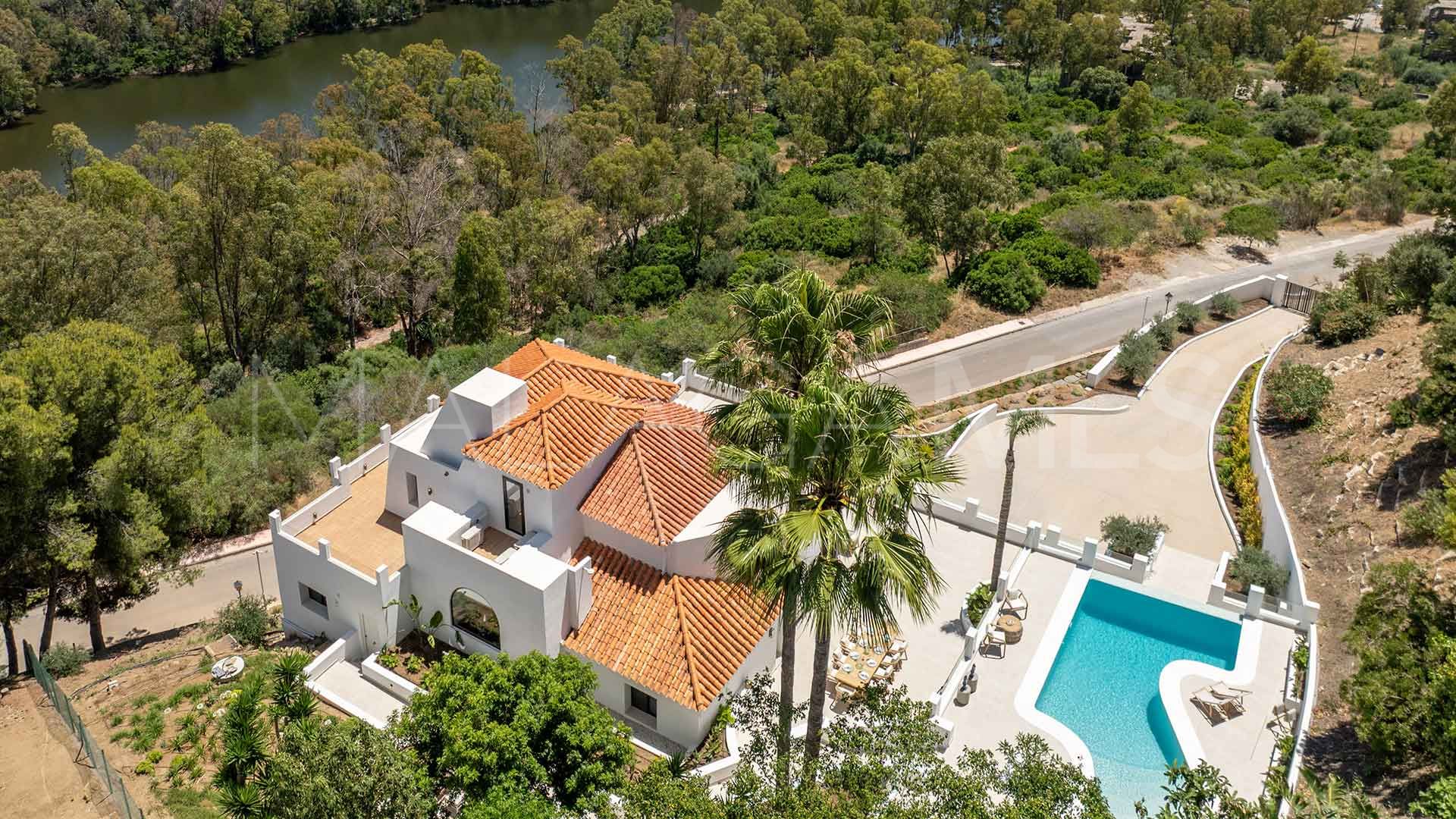 For sale villa with 5 bedrooms in Las Lomas de Nueva Andalucia