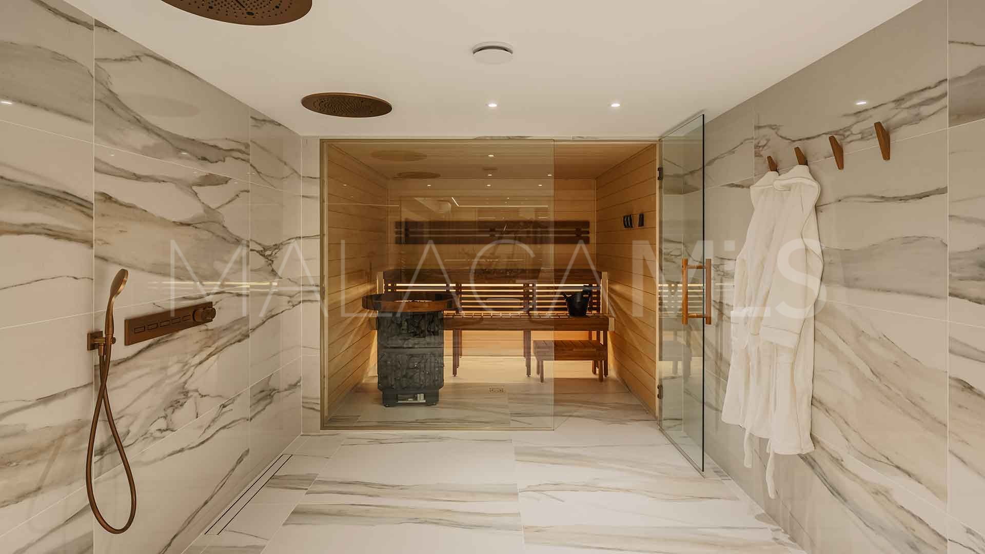 Villa for sale in Altos Reales