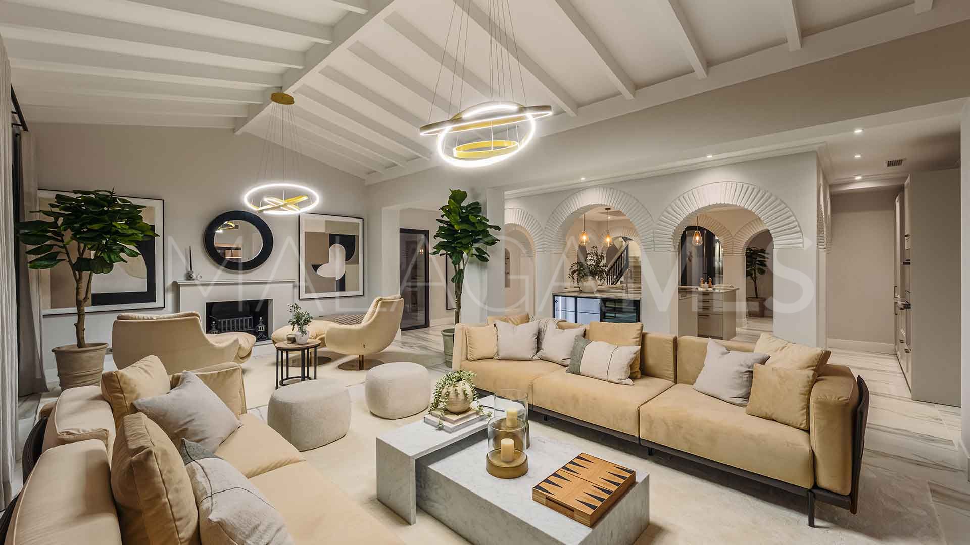 Villa for sale in Altos Reales