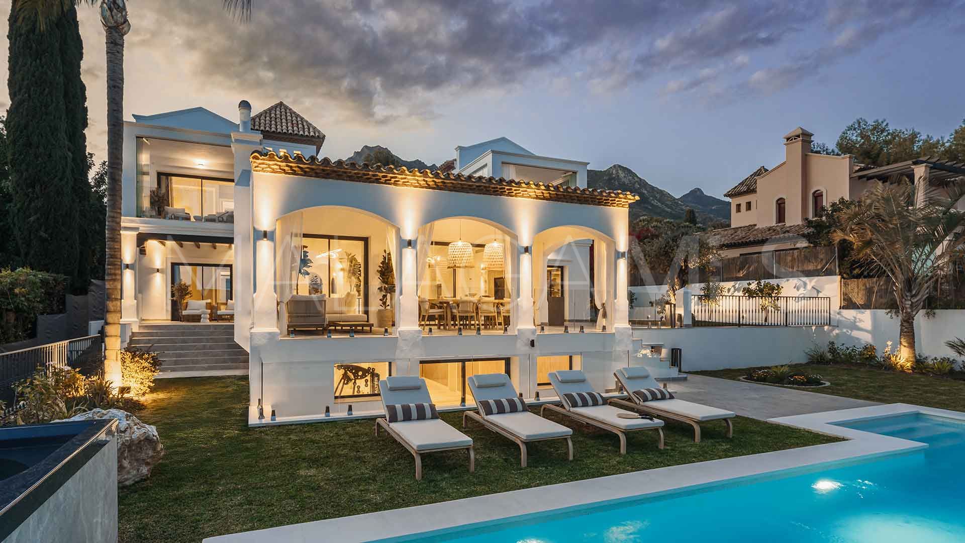 Villa for sale in Altos Reales