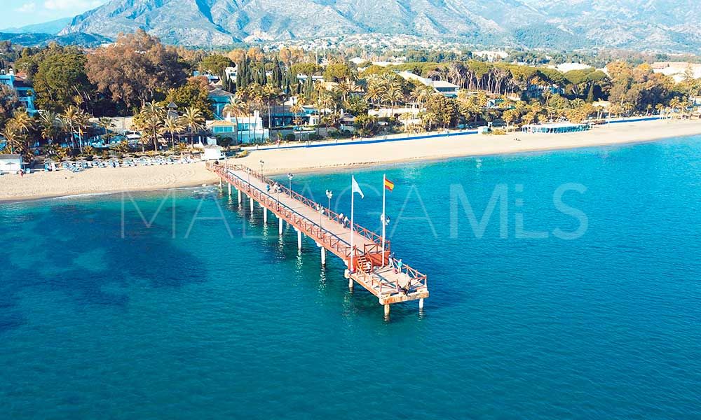 Villa for sale in Altos Reales