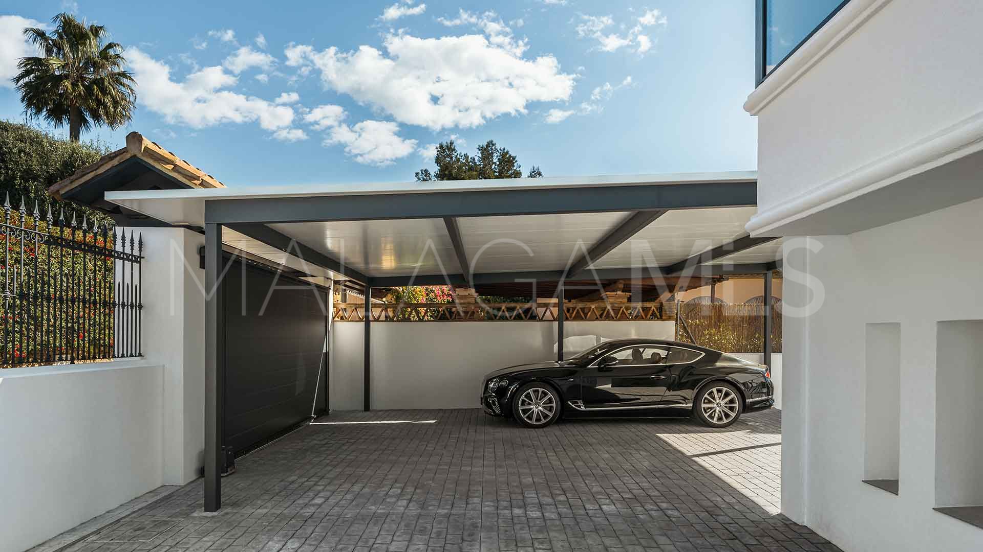 Villa for sale in Altos Reales