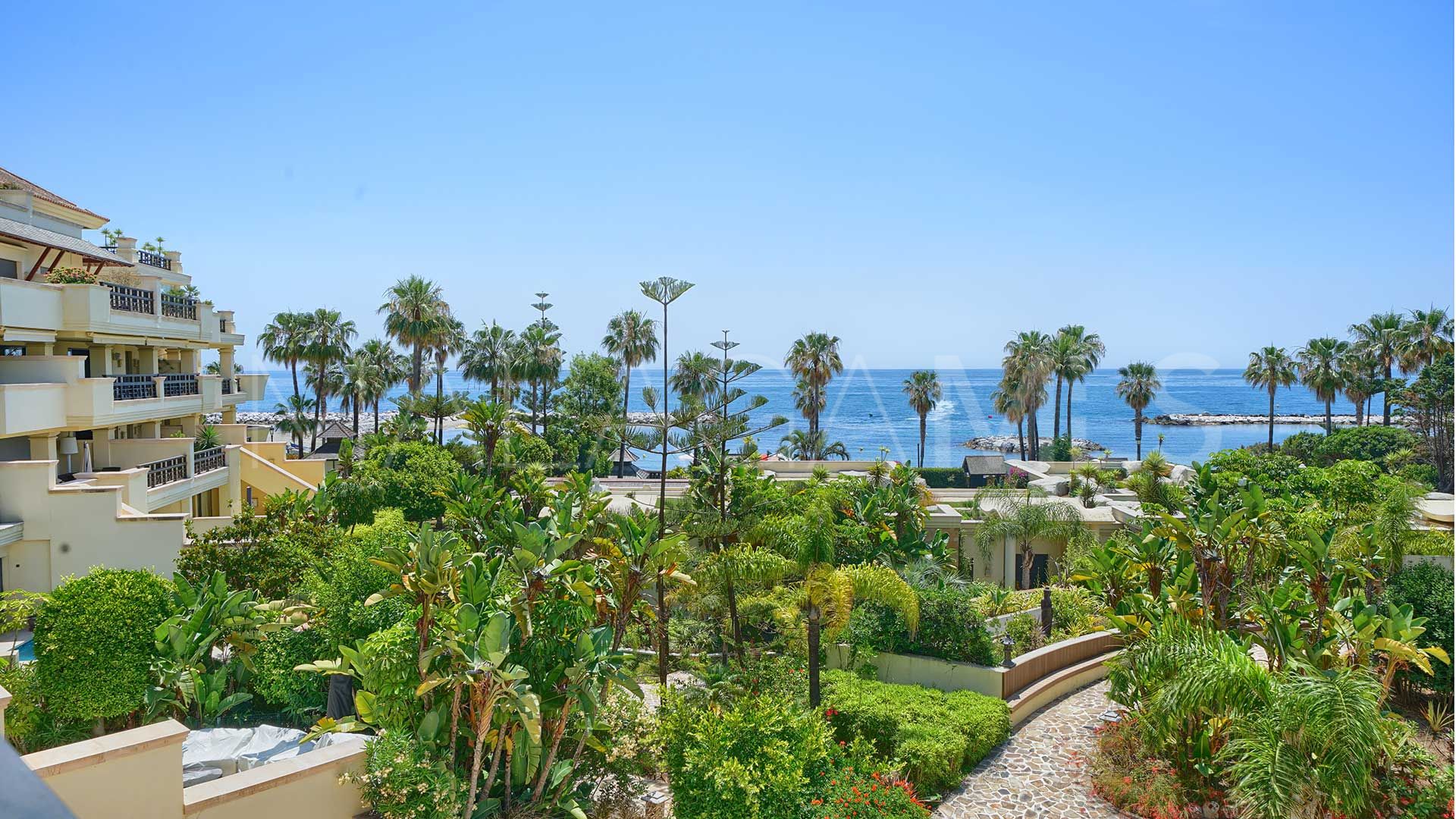 Lägenhet for sale in Laguna de Banus