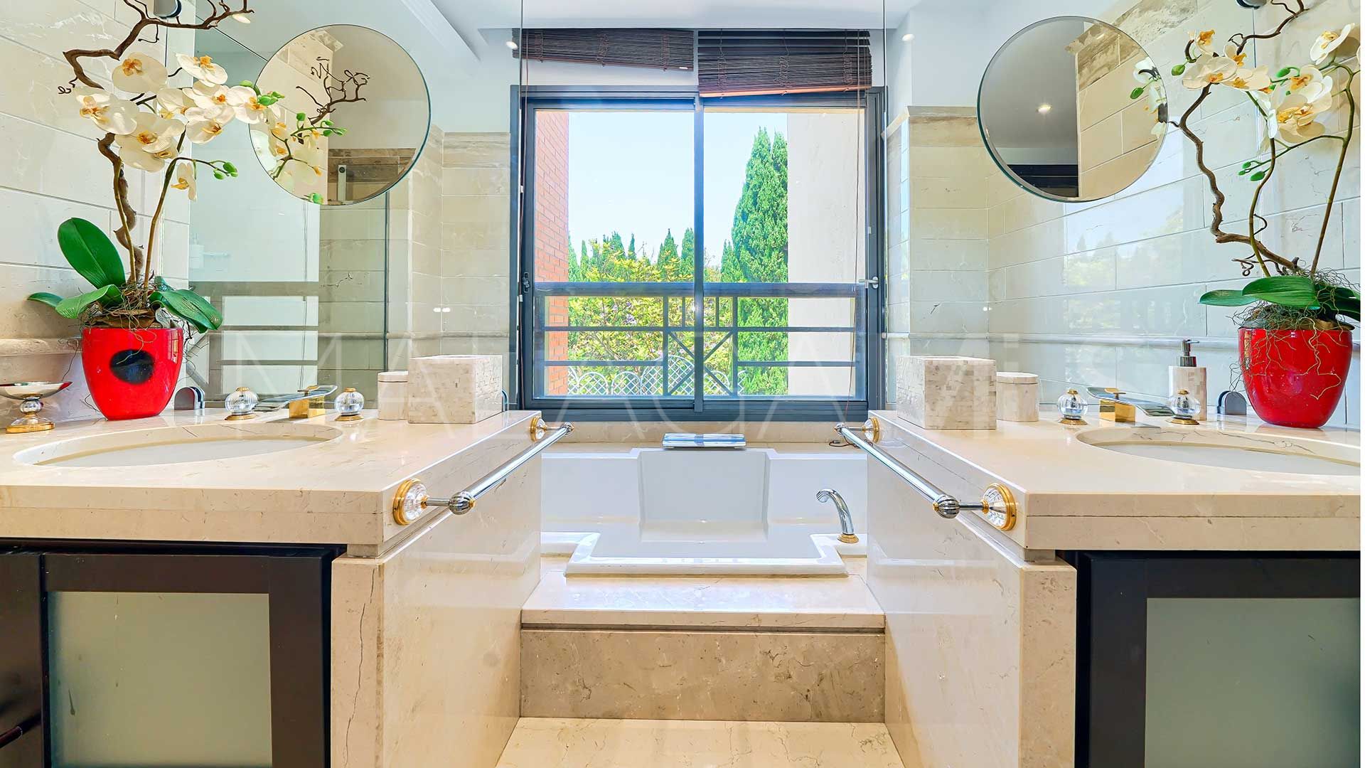 Lägenhet for sale in Laguna de Banus