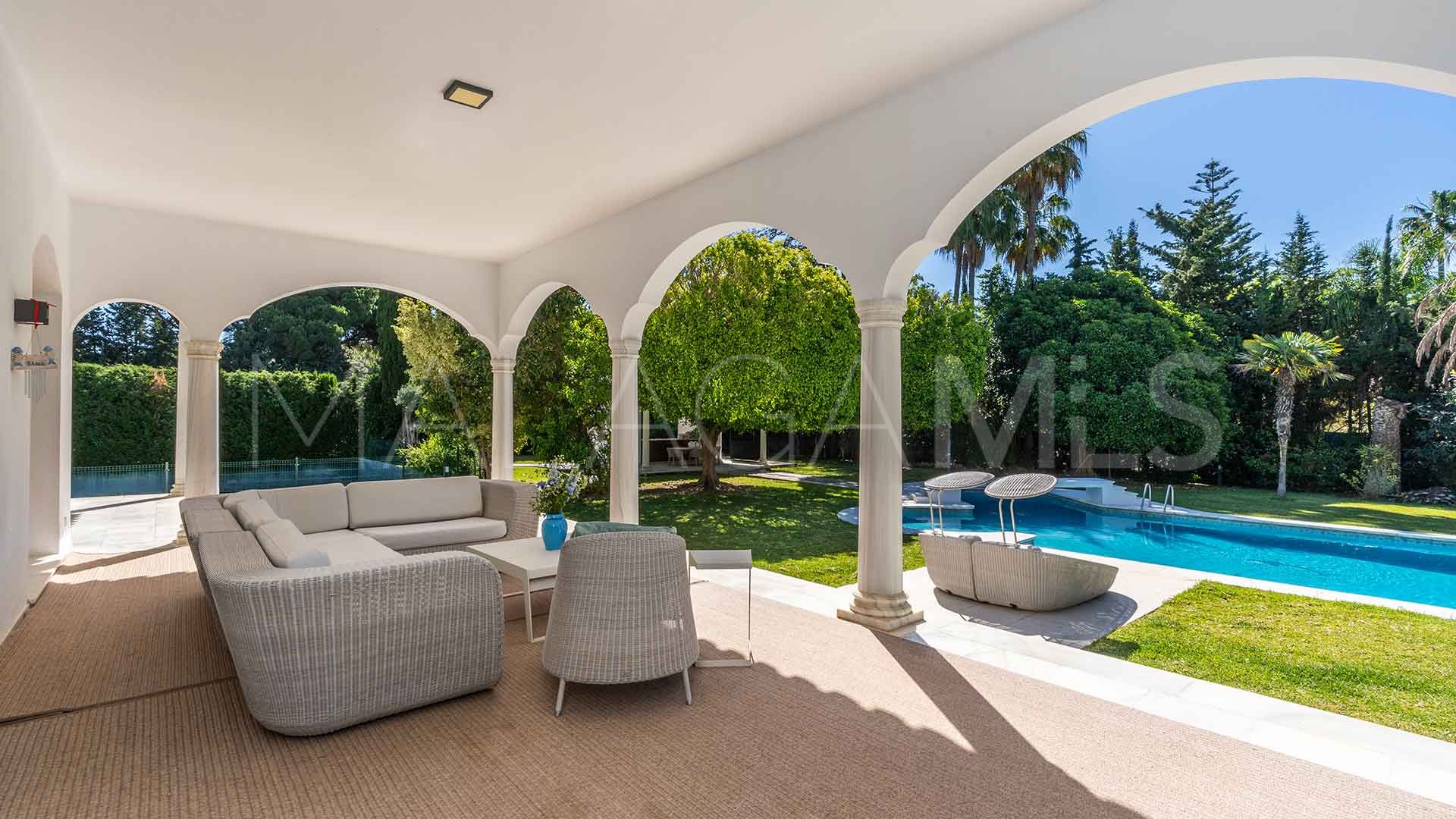 Villa for sale in Guadalmina Baja