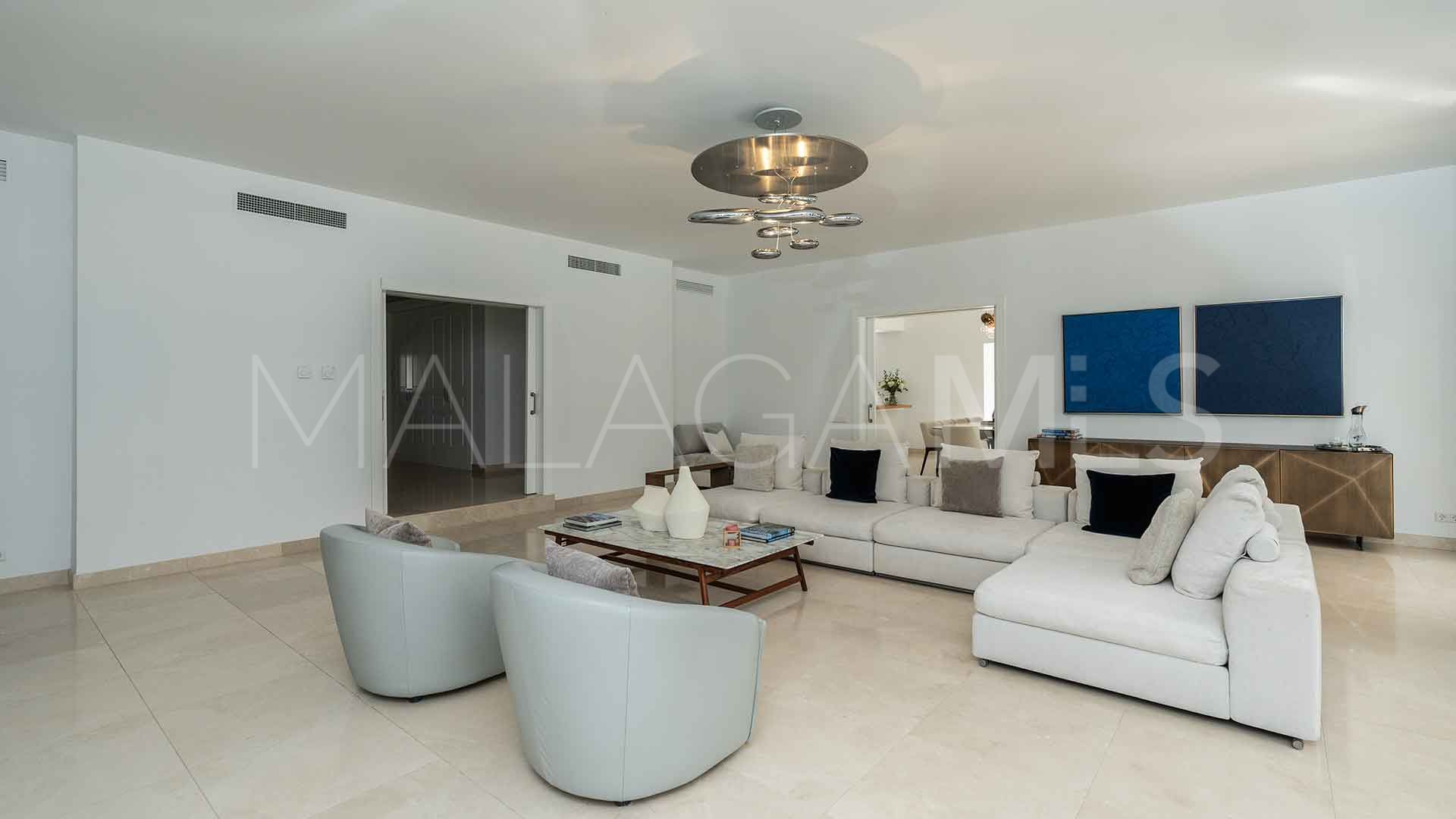 Villa for sale in Guadalmina Baja
